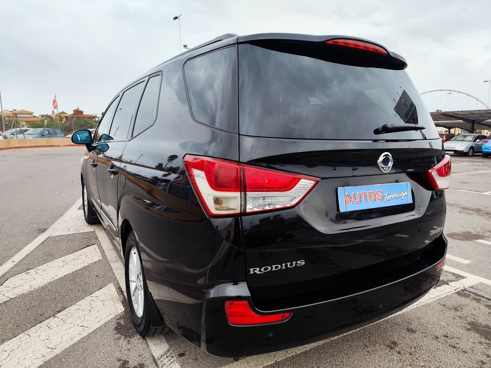 SSANGYONG RODIUS 2.0 DIESEL 155 CV 2015 271.000 KM AUTOMATICO 7 PLAZAS