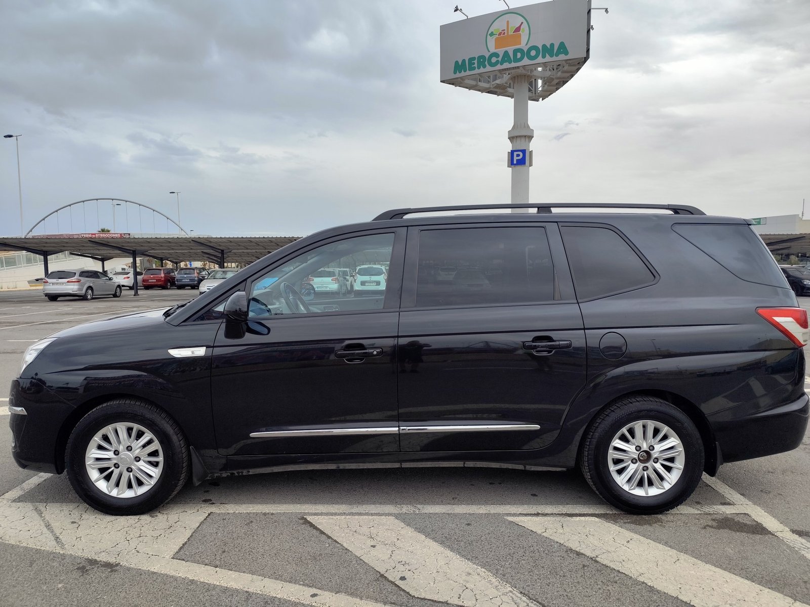 SSANGYONG RODIUS 2.0 DIESEL 155 CV 2015 271.000 KM AUTOMATICO 7 PLAZAS