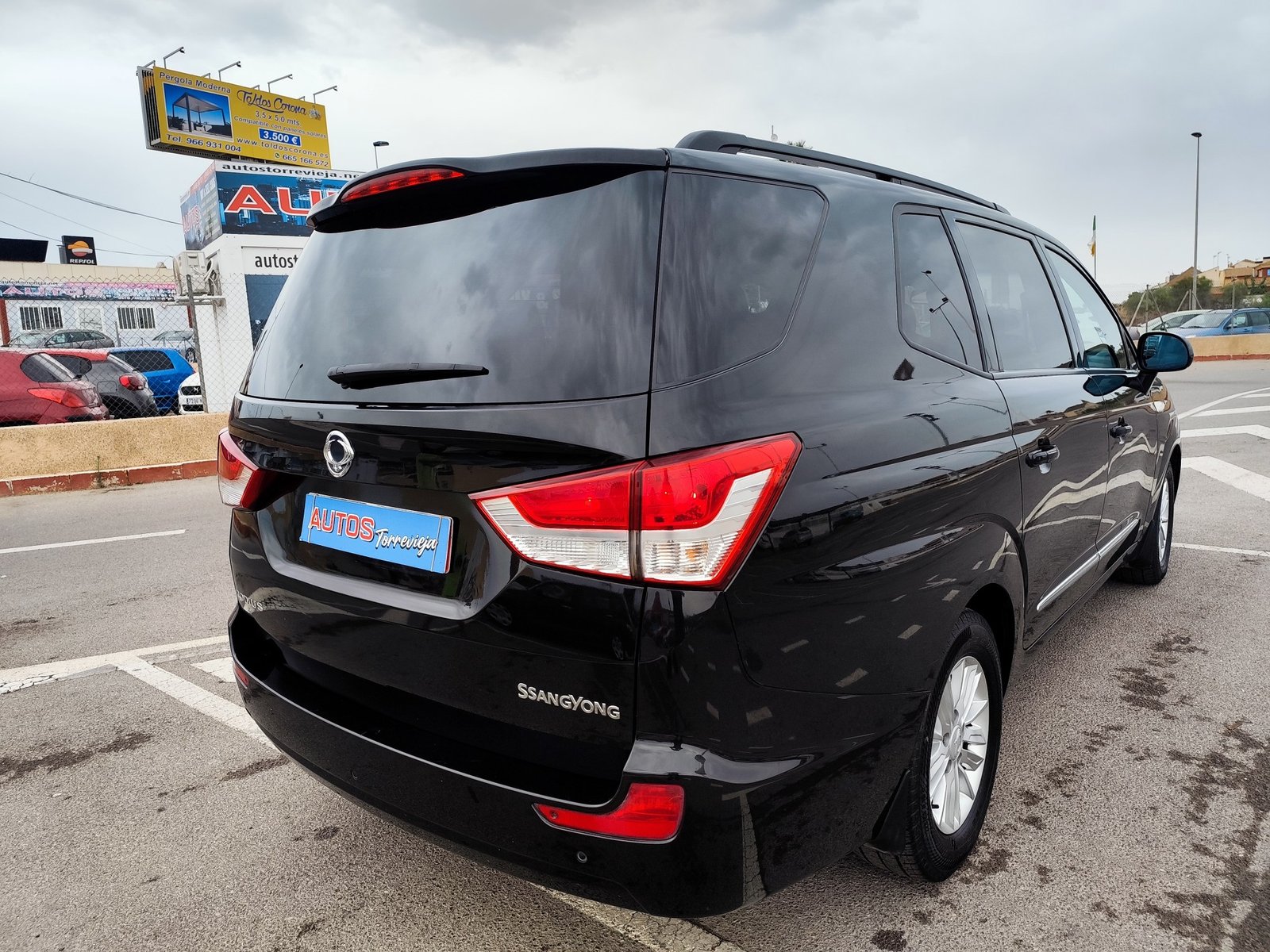 SSANGYONG RODIUS 2.0 DIESEL 155 CV 2015 271.000 KM AUTOMATICO 7 PLAZAS