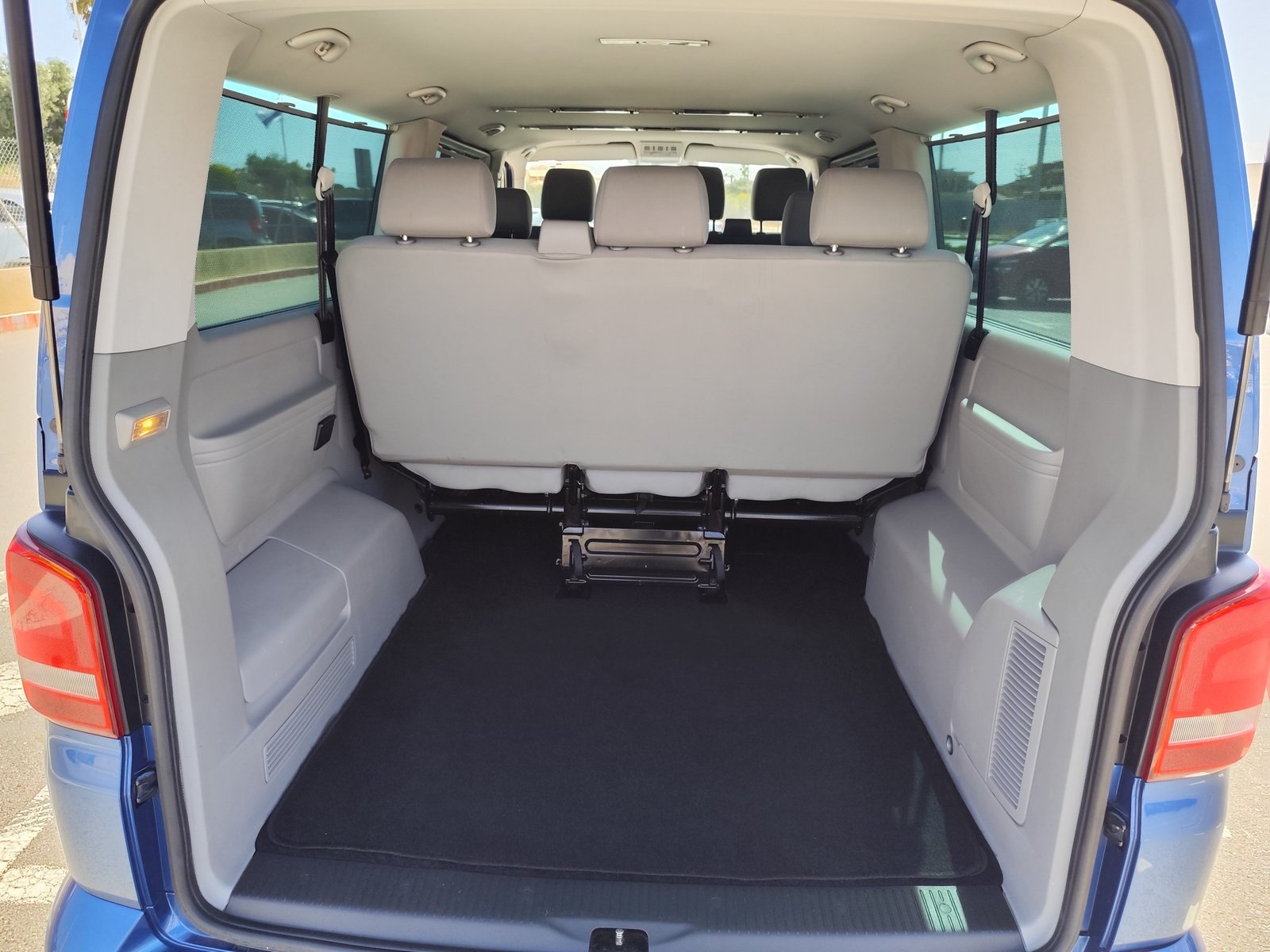 VOLKSWAGEN CARAVELLE 2.0 DIESEL 180 CV 2014 176.000 KM AUTOMATICO 9 PLAZAS