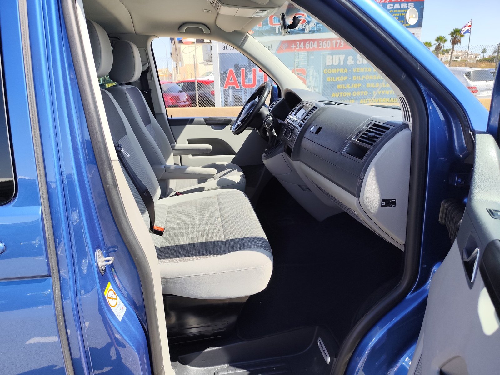 VOLKSWAGEN CARAVELLE 2.0 DIESEL 180 CV 2014 176.000 KM AUTOMATICO 9 PLAZAS