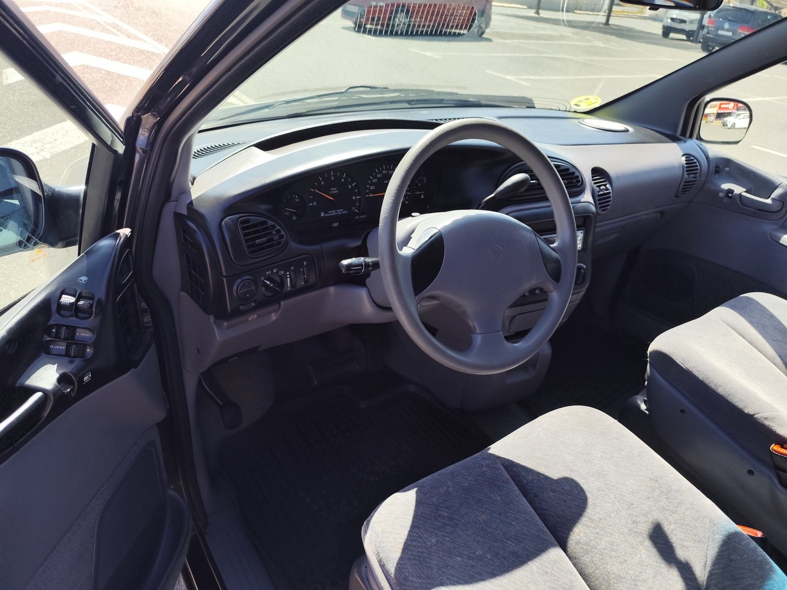 CHRYSLER VOYAGER 2.4 GASOLINA 150 CV 132.000 KM 2001 AUTOMATICO 7 PLAZAS