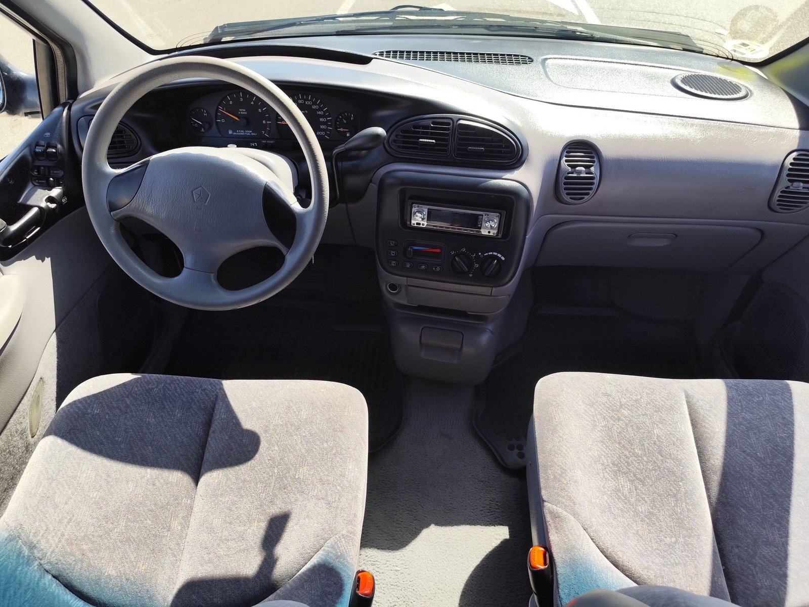 CHRYSLER VOYAGER 2.4 GASOLINA 150 CV 132.000 KM 2001 AUTOMATICO 7 PLAZAS