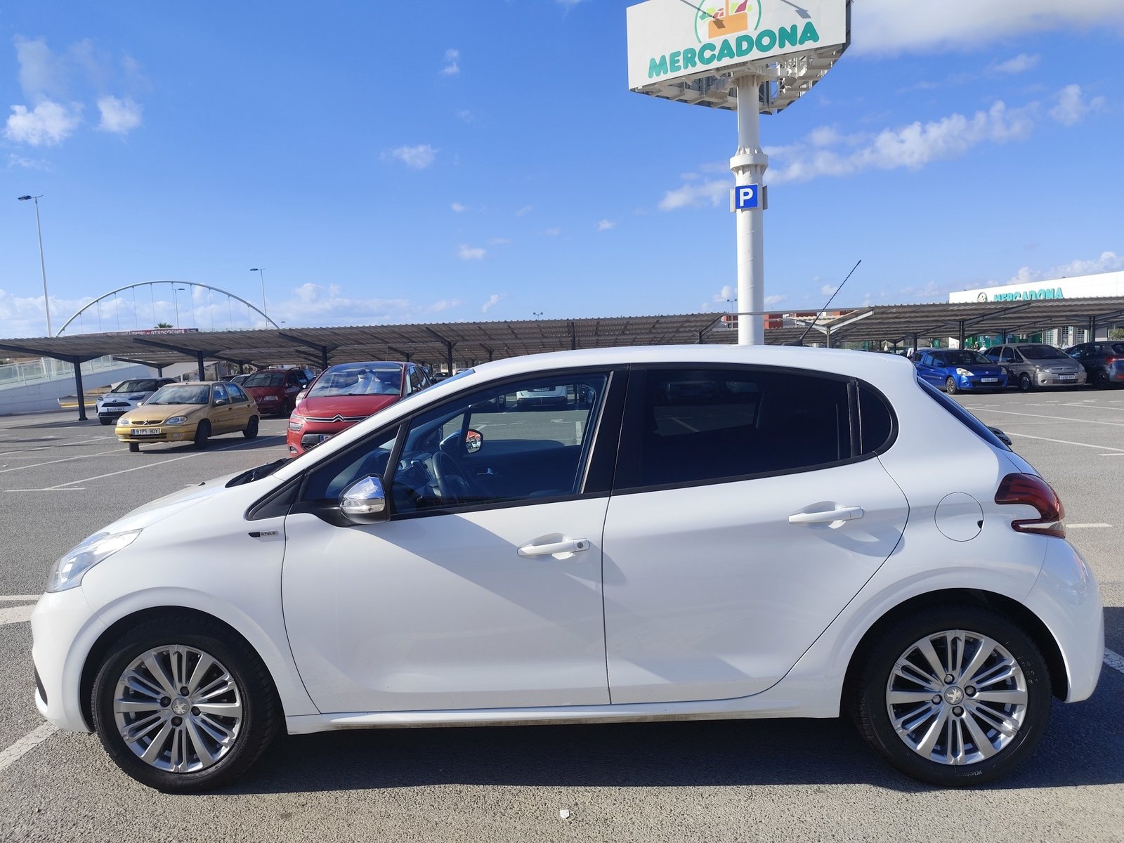 PEUGEOT 208 1.2 GASOLINA 82 CV 2016 99.000 KM MANUAL