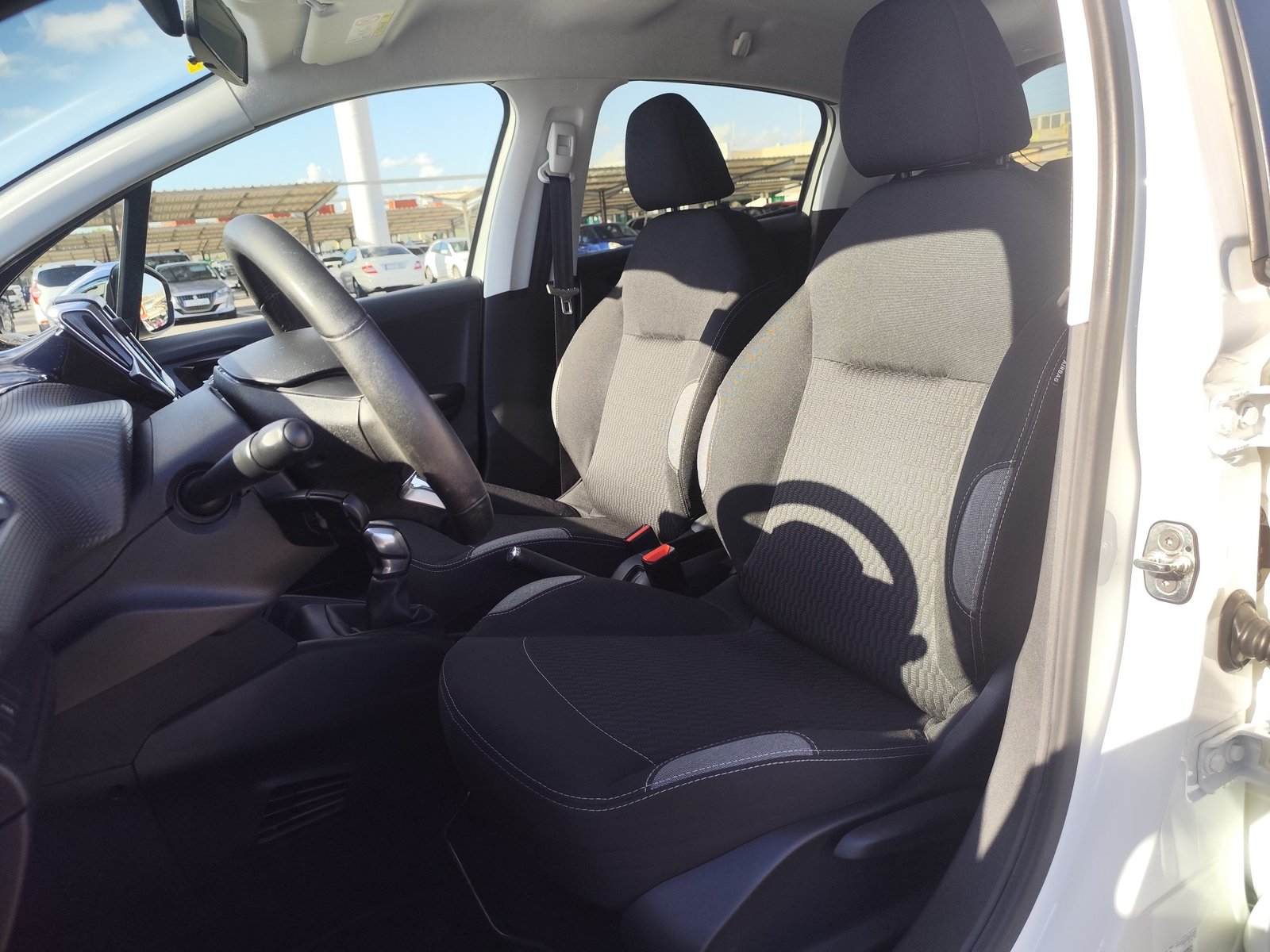 PEUGEOT 208 1.2 GASOLINA 82 CV 2016 99.000 KM MANUAL