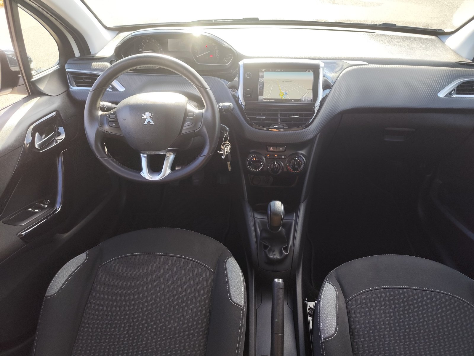 PEUGEOT 208 1.2 GASOLINA 82 CV 2016 99.000 KM MANUAL