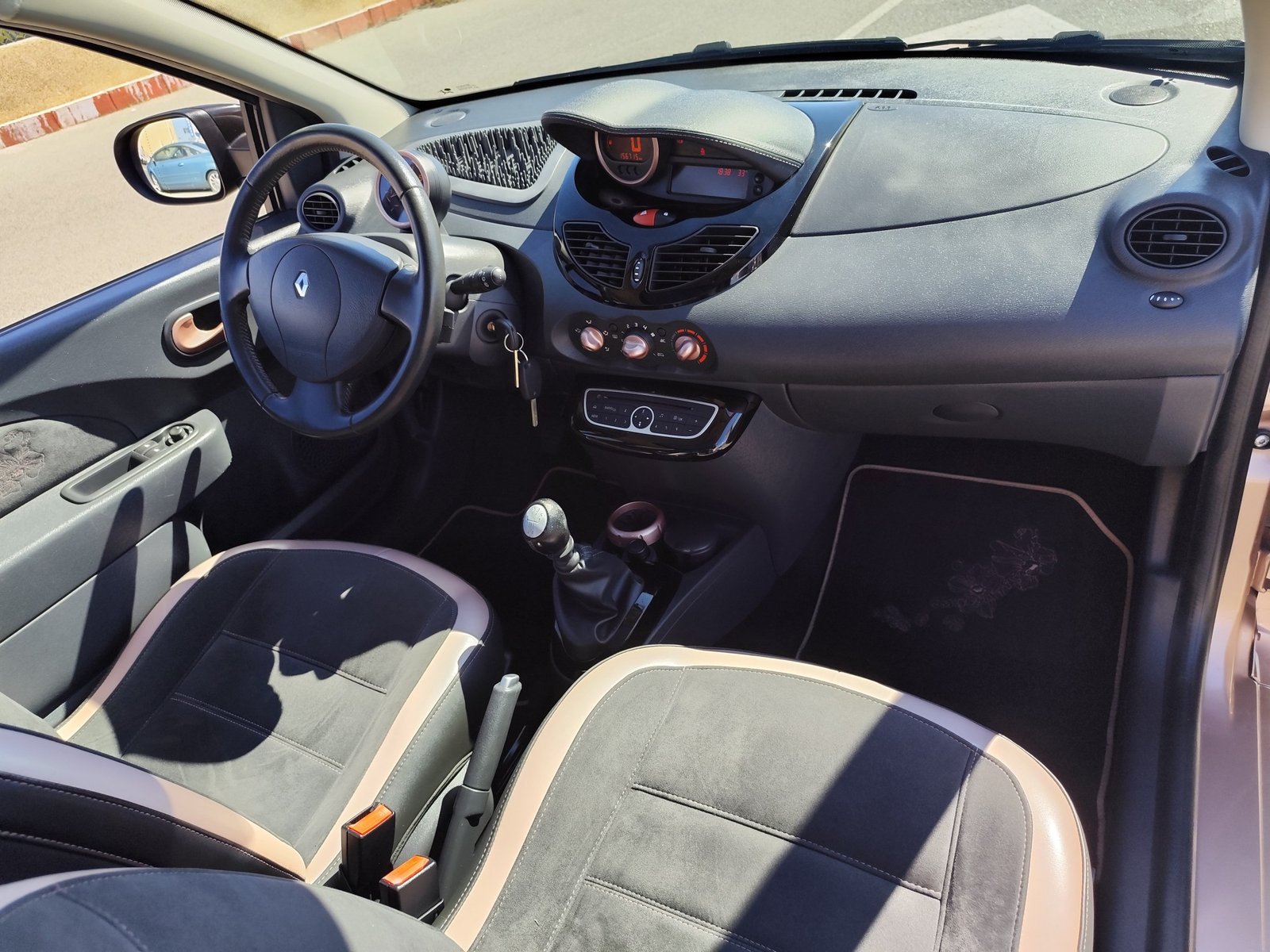 RENAULT TWINGO 1.2 GASOLINA 75 CV 156.000 KM 2011 MANUAL