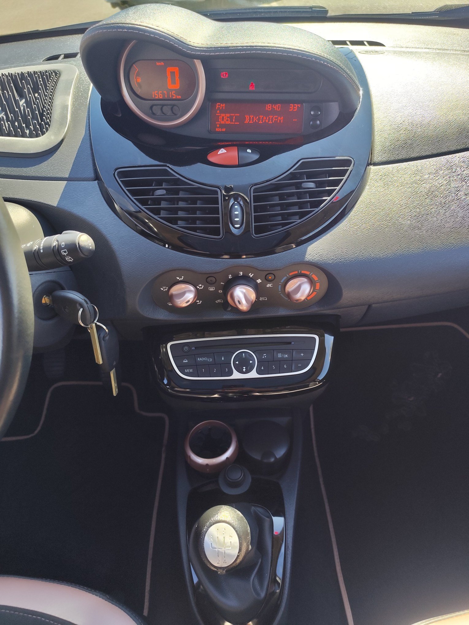 RENAULT TWINGO 1.2 GASOLINA 75 CV 156.000 KM 2011 MANUAL