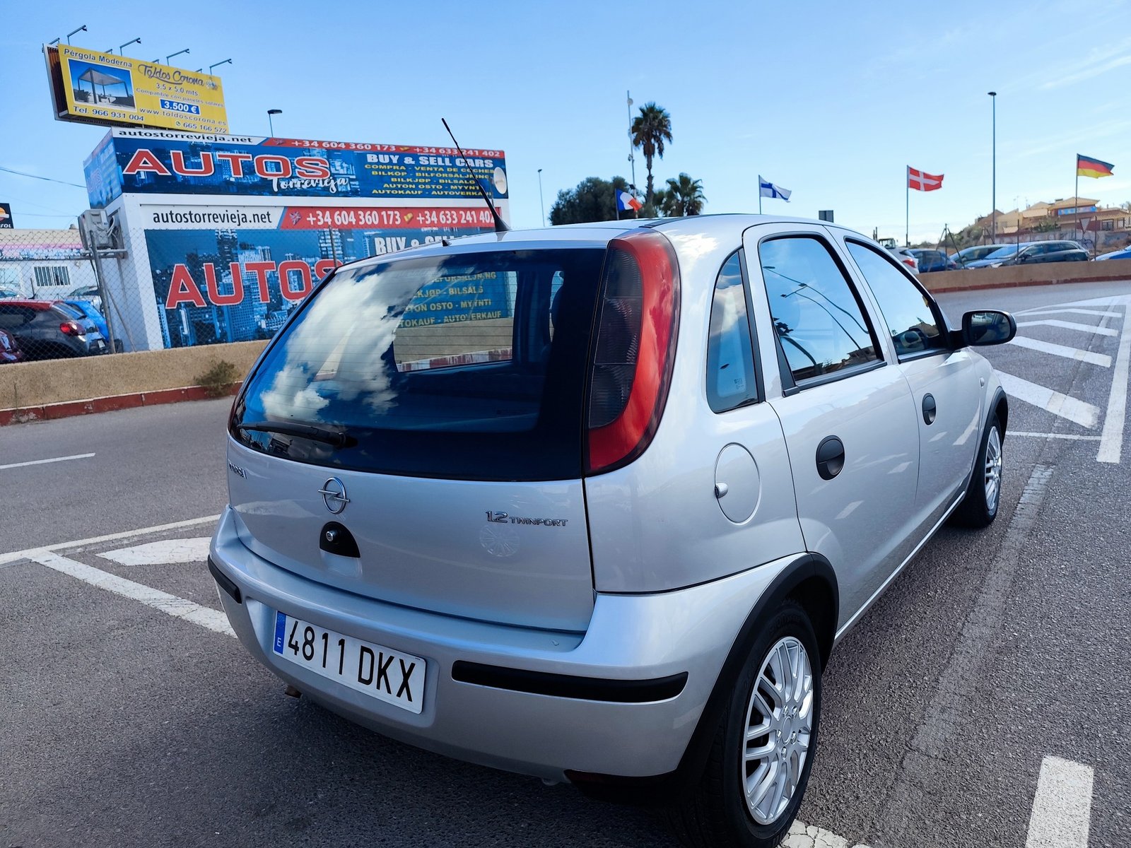 OPEL CORSA 1.2 GASOLINA 80 CV 116.000 KM 2005 MANUAL