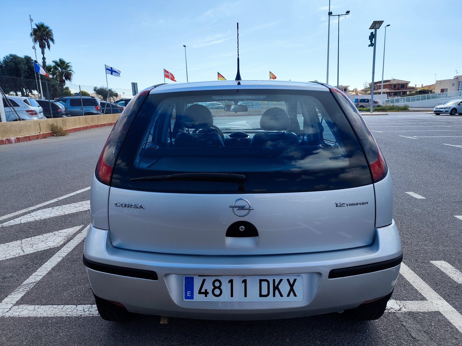 OPEL CORSA 1.2 GASOLINA 80 CV 116.000 KM 2005 MANUAL