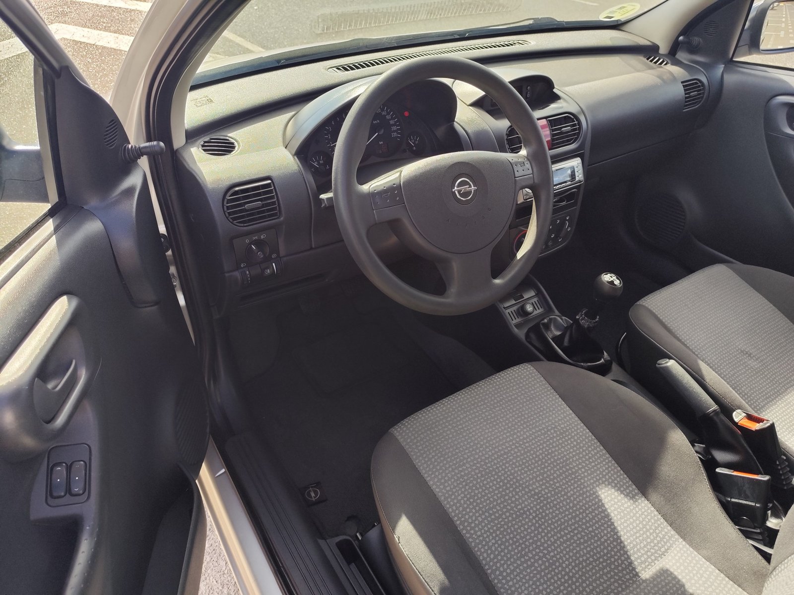OPEL CORSA 1.2 GASOLINA 80 CV 116.000 KM 2005 MANUAL