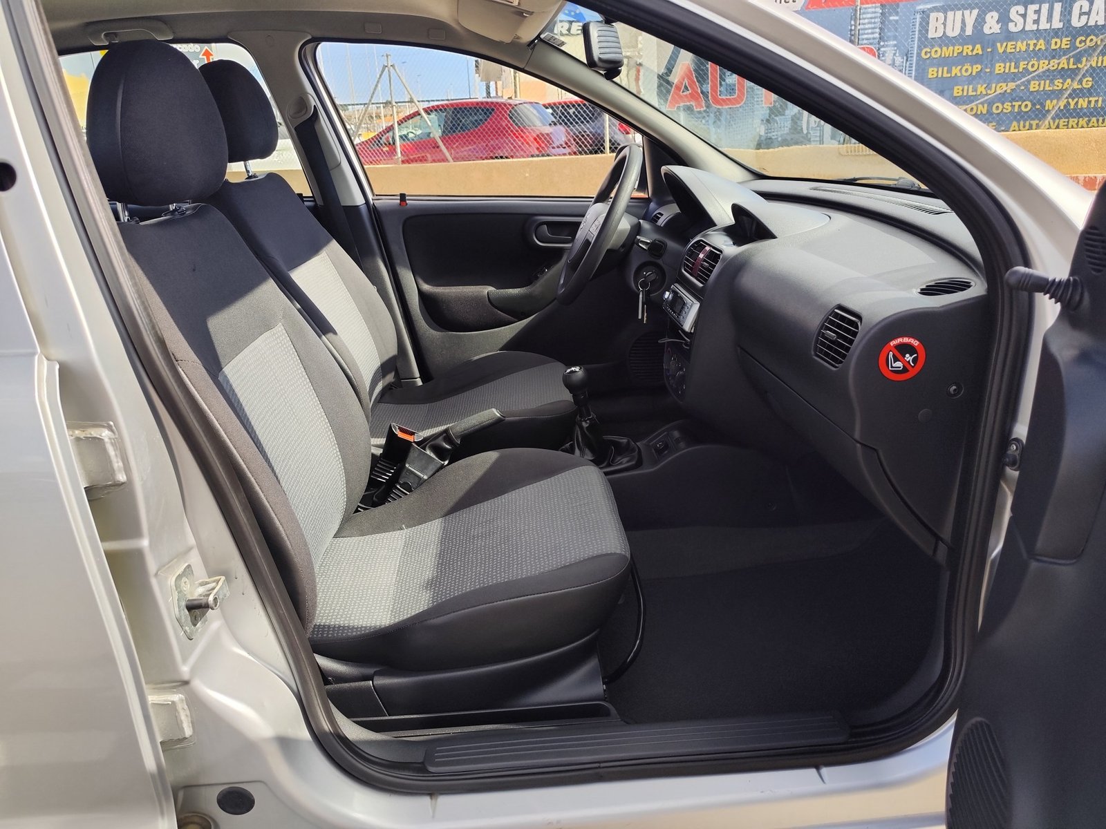 OPEL CORSA 1.2 GASOLINA 80 CV 116.000 KM 2005 MANUAL