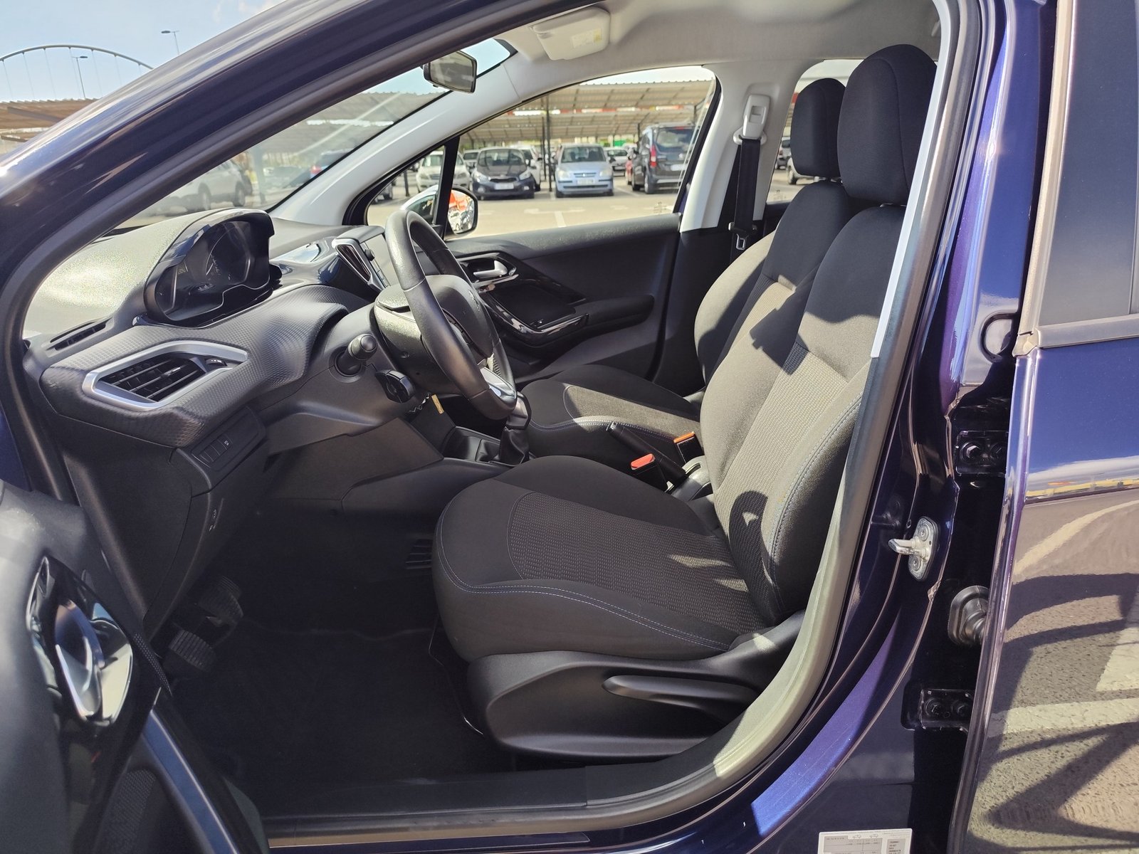 PEUGEOT 208 1.2 GASOLINA 82 CV SOLO 46.000 KM 2018 MANUAL