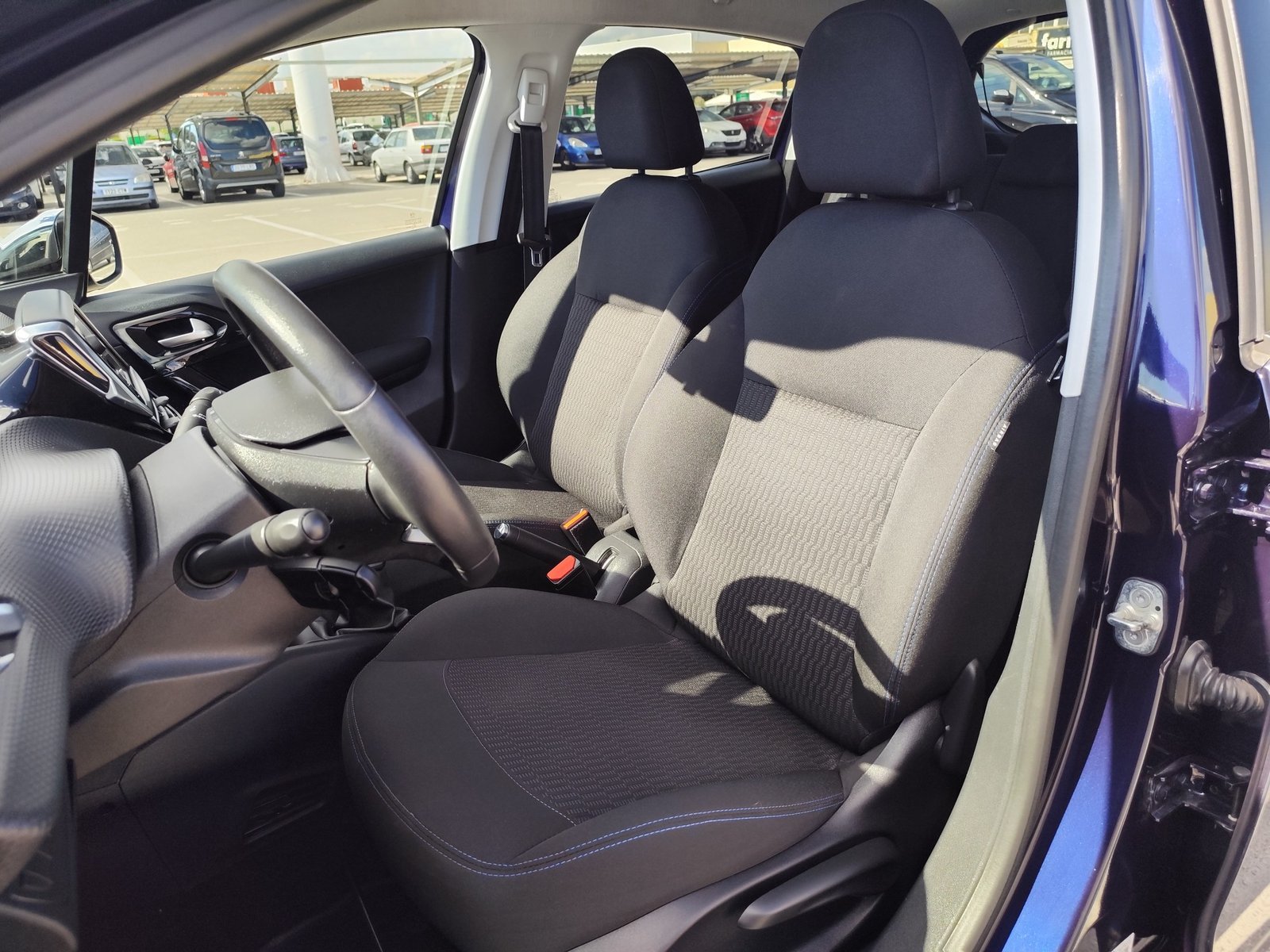 PEUGEOT 208 1.2 GASOLINA 82 CV SOLO 46.000 KM 2018 MANUAL