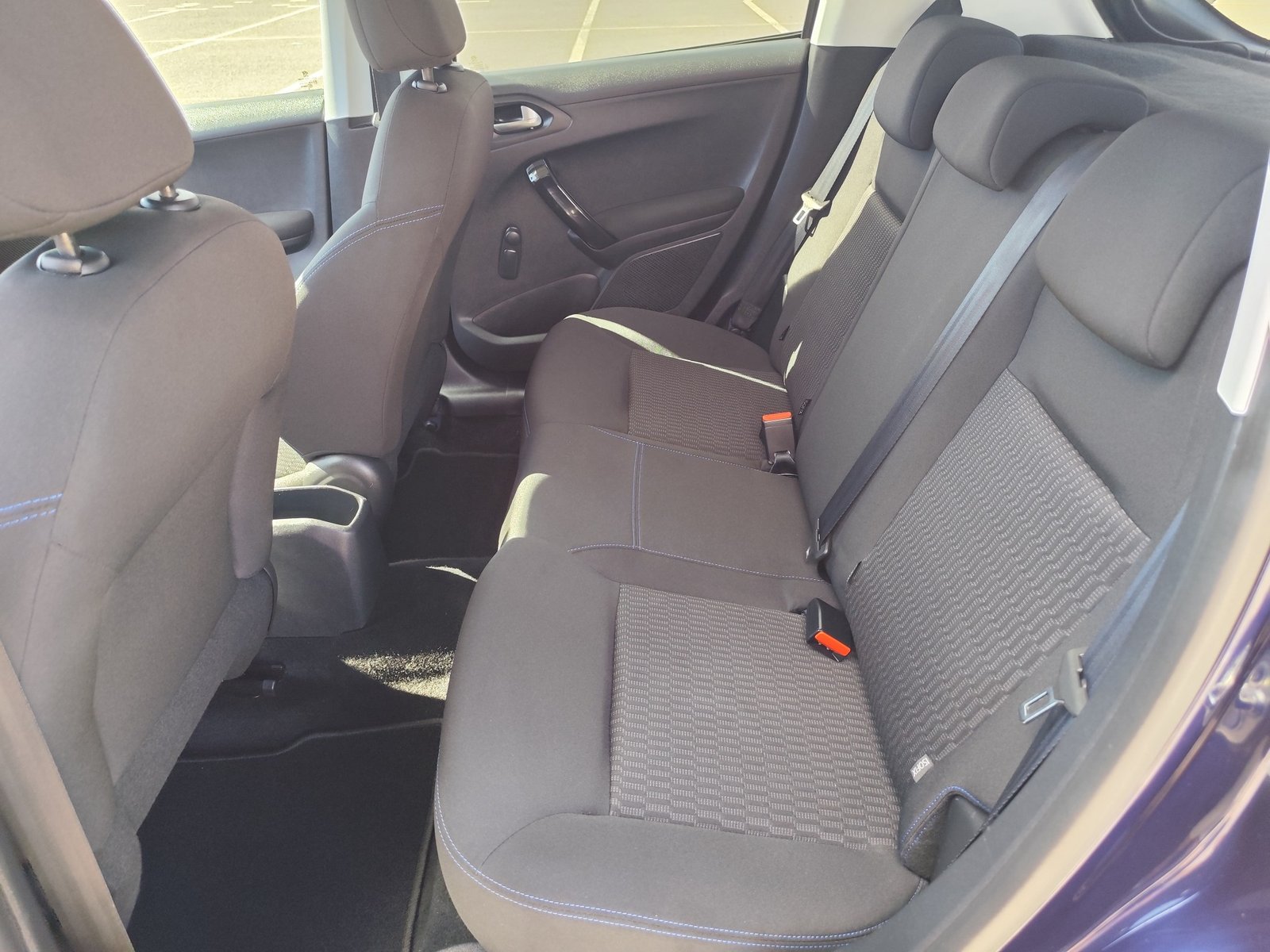 PEUGEOT 208 1.2 GASOLINA 82 CV SOLO 46.000 KM 2018 MANUAL