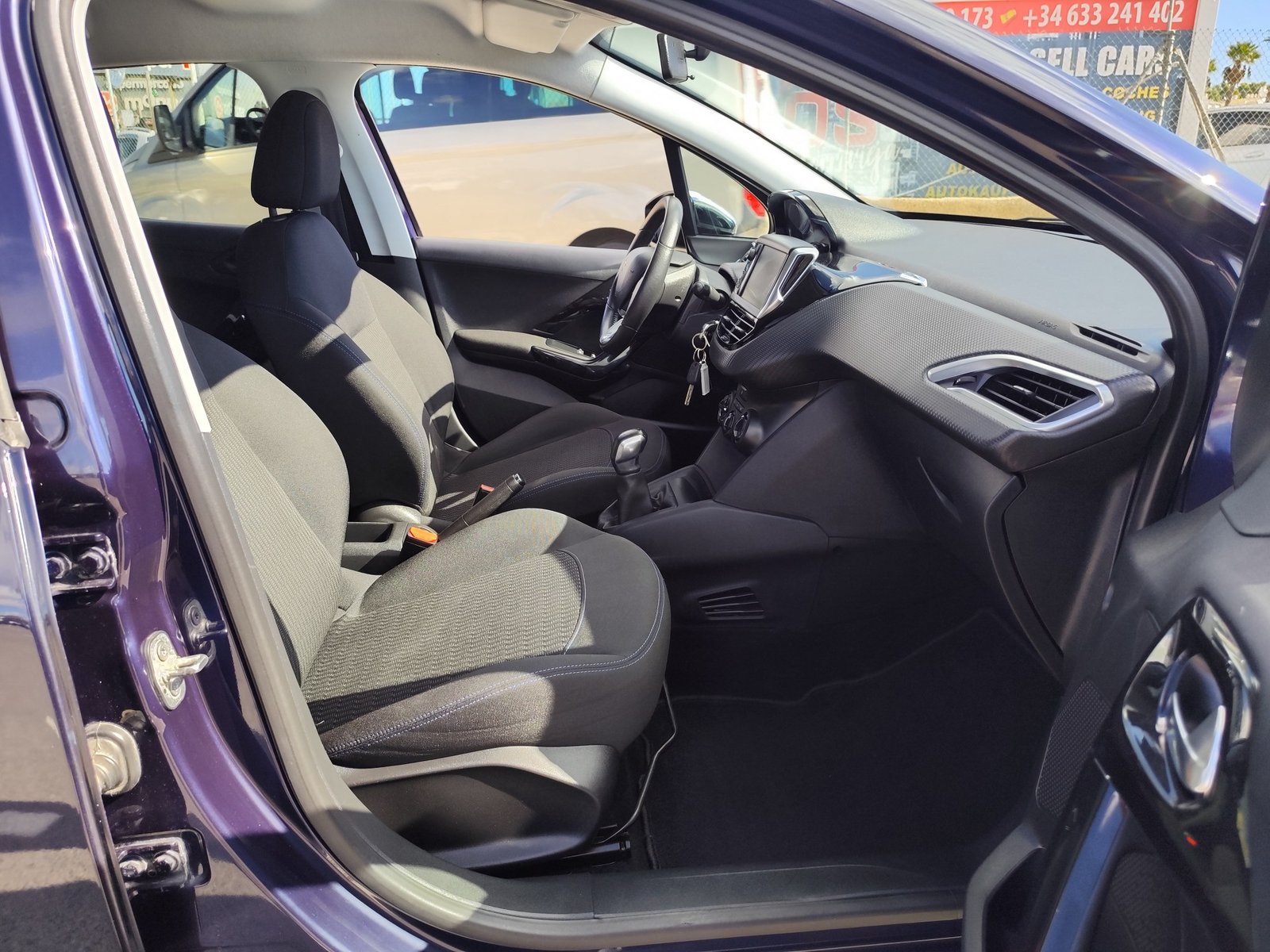 PEUGEOT 208 1.2 GASOLINA 82 CV SOLO 46.000 KM 2018 MANUAL