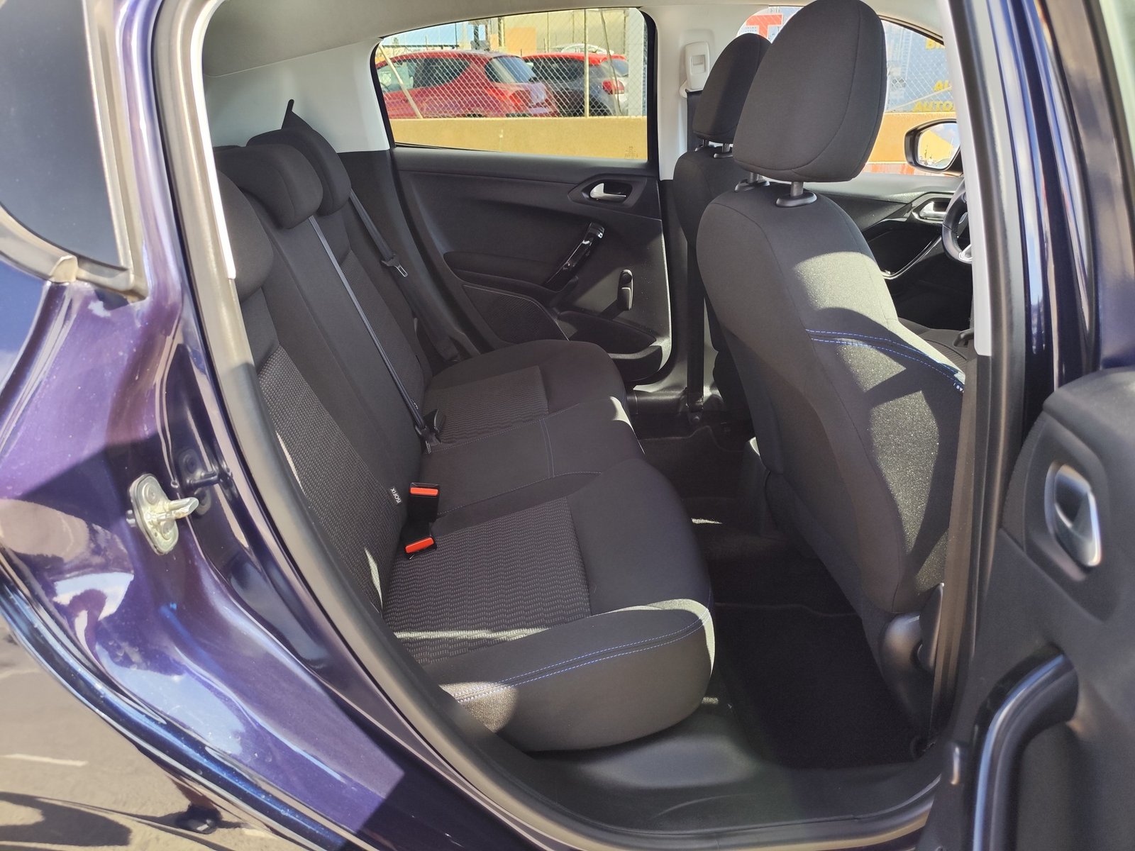 PEUGEOT 208 1.2 GASOLINA 82 CV SOLO 46.000 KM 2018 MANUAL