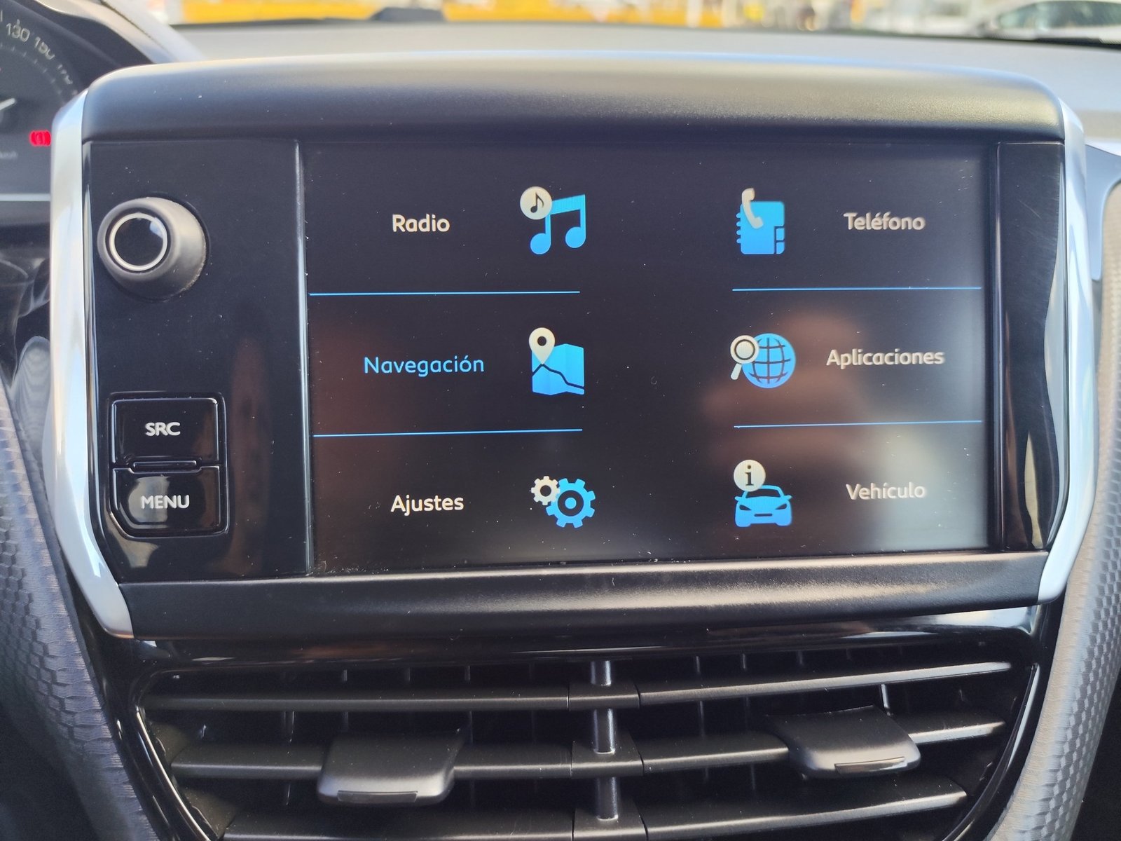 PEUGEOT 208 1.2 GASOLINA 82 CV SOLO 46.000 KM 2018 MANUAL