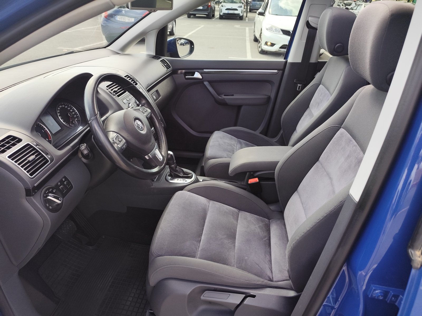 VOLKSWAGEN TOURAN 1.6 DIESEL 105 CV 12/2012 163.000 KM AUTOMATICO