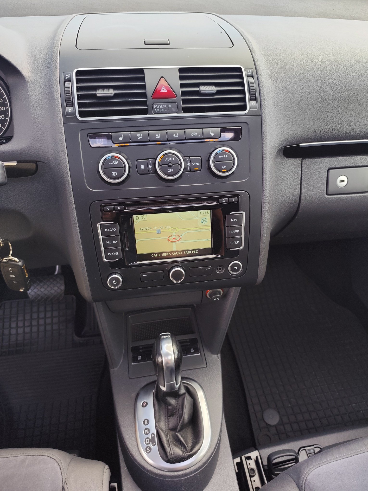 VOLKSWAGEN TOURAN 1.6 DIESEL 105 CV 12/2012 163.000 KM AUTOMATICO