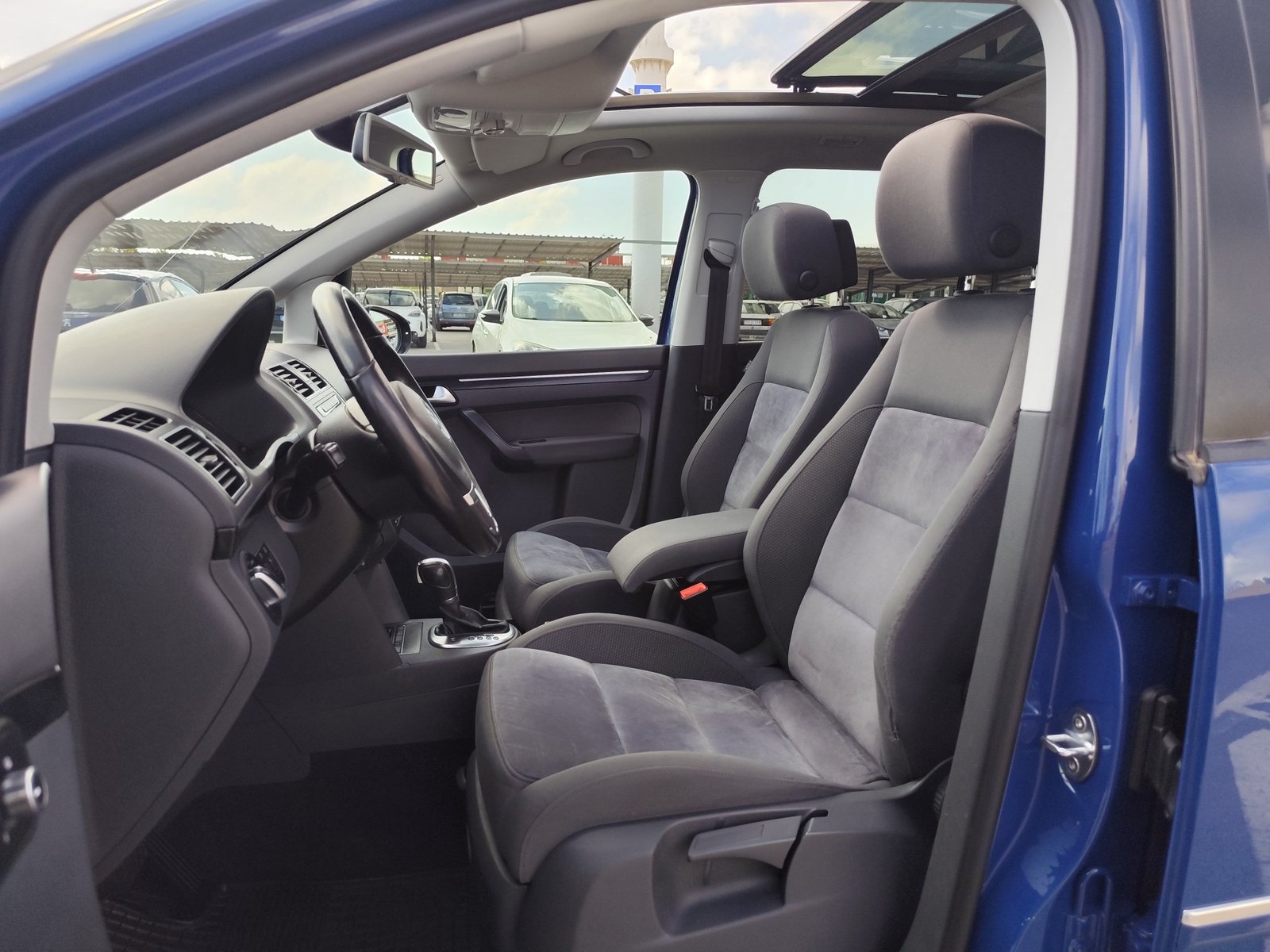 VOLKSWAGEN TOURAN 1.6 DIESEL 105 CV 12/2012 163.000 KM AUTOMATICO