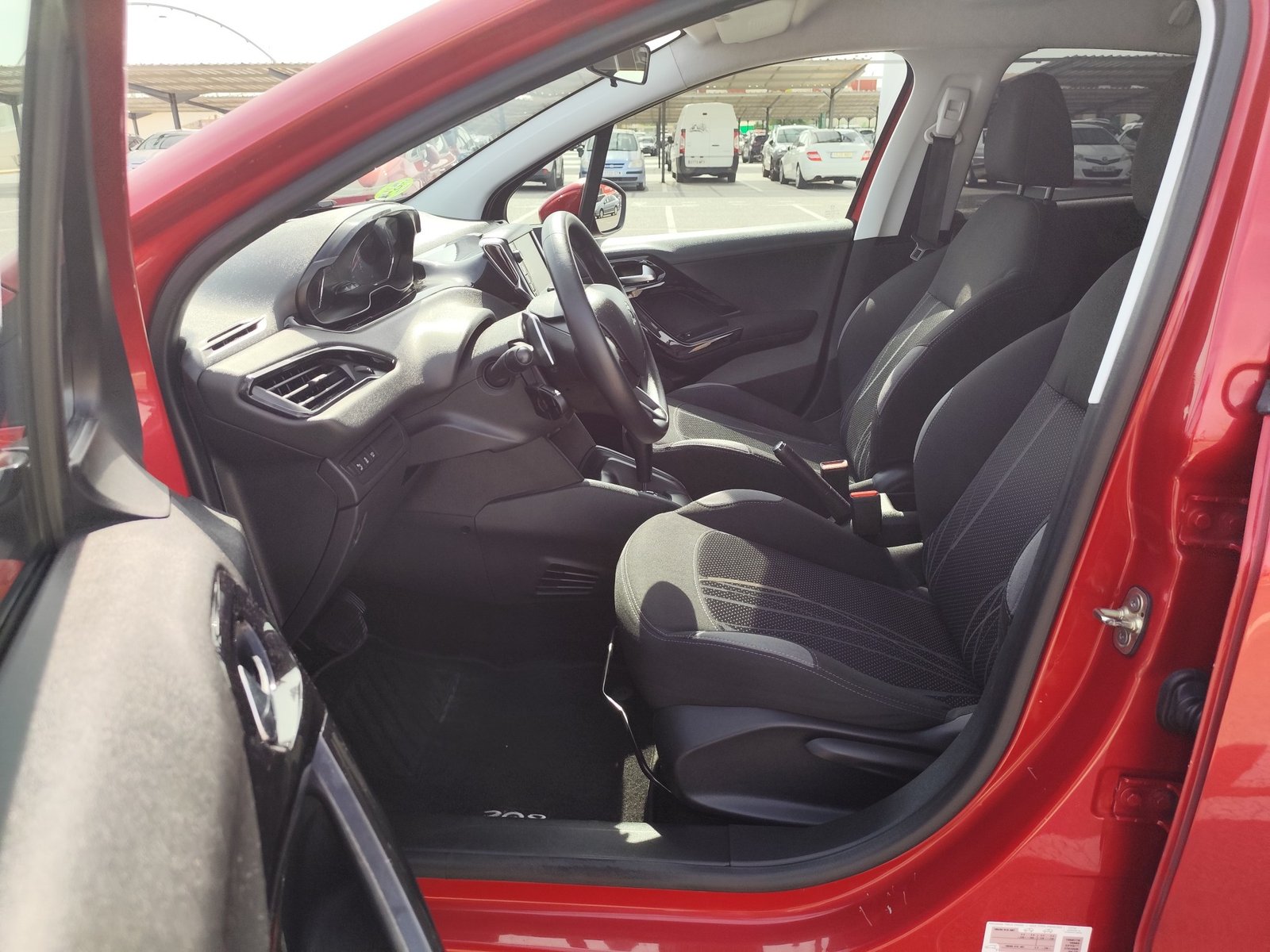 PEUGEOT 208  1.2 GASOLINA 82 CV 116.000 KM 2014 AUTOMATICO