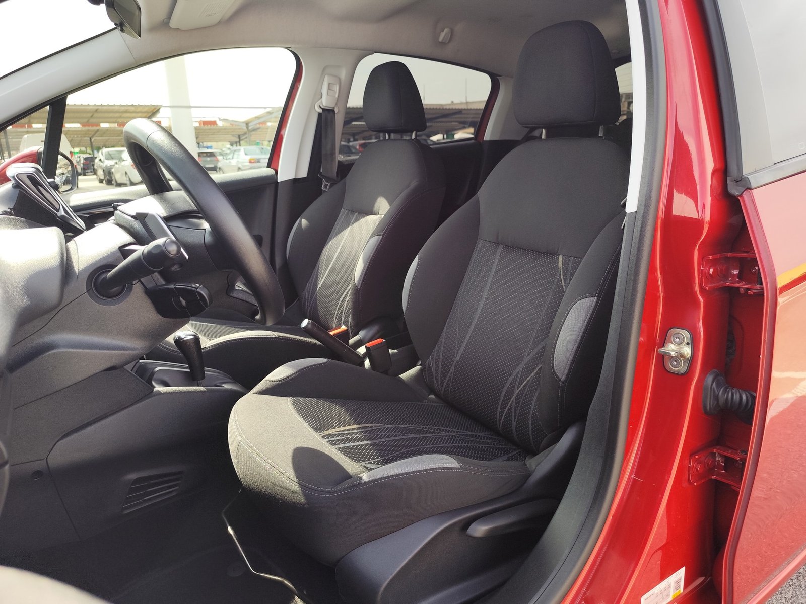PEUGEOT 208  1.2 GASOLINA 82 CV 116.000 KM 2014 AUTOMATICO