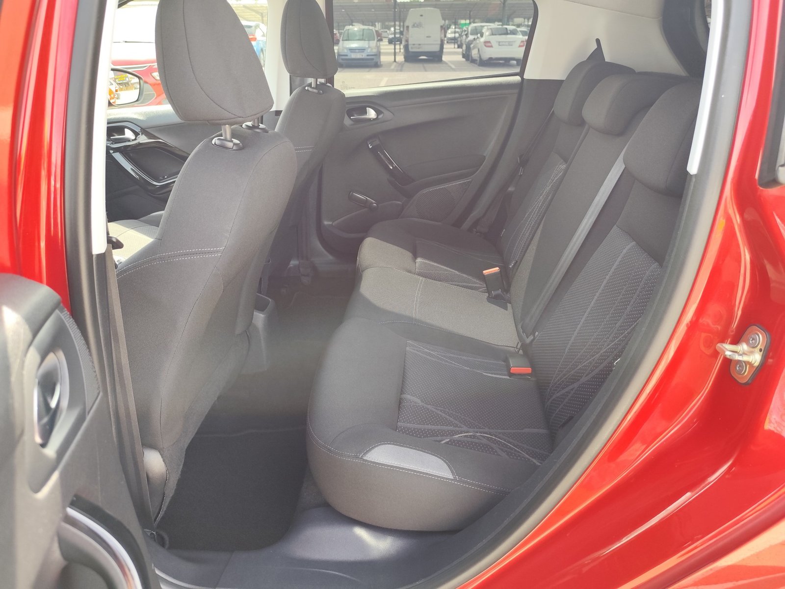 PEUGEOT 208  1.2 GASOLINA 82 CV 116.000 KM 2014 AUTOMATICO