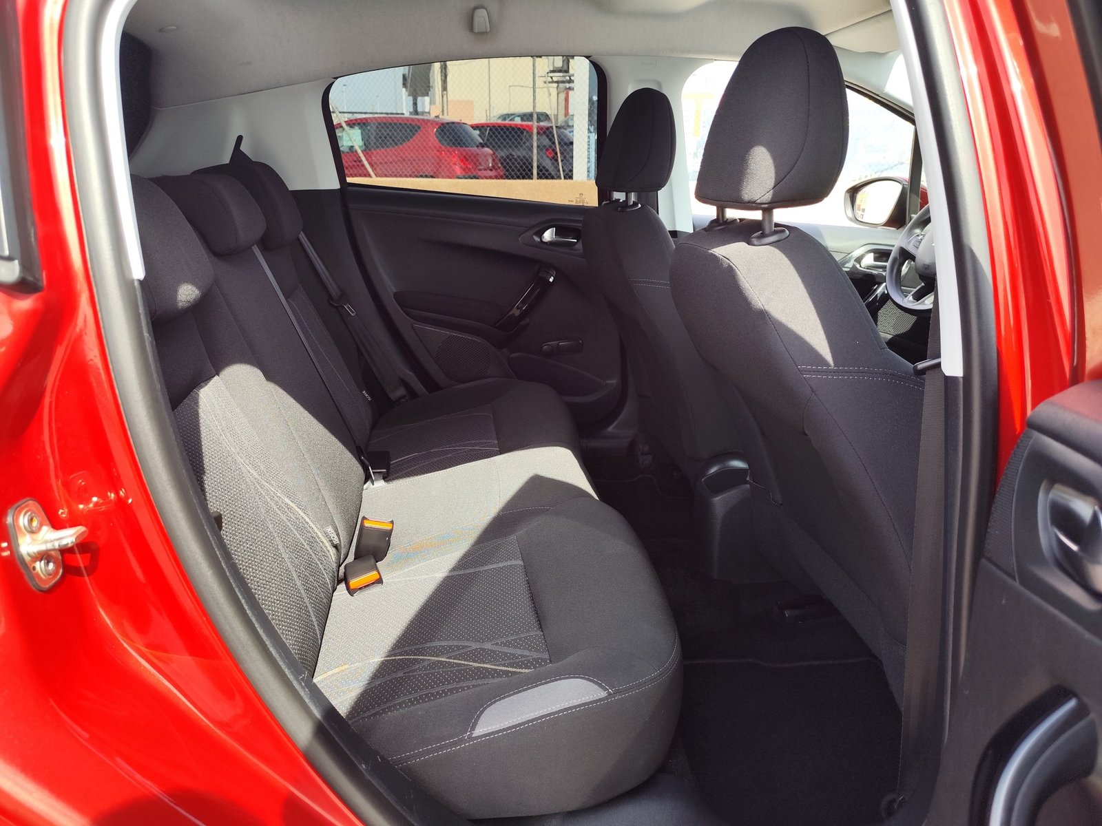 PEUGEOT 208  1.2 GASOLINA 82 CV 116.000 KM 2014 AUTOMATICO