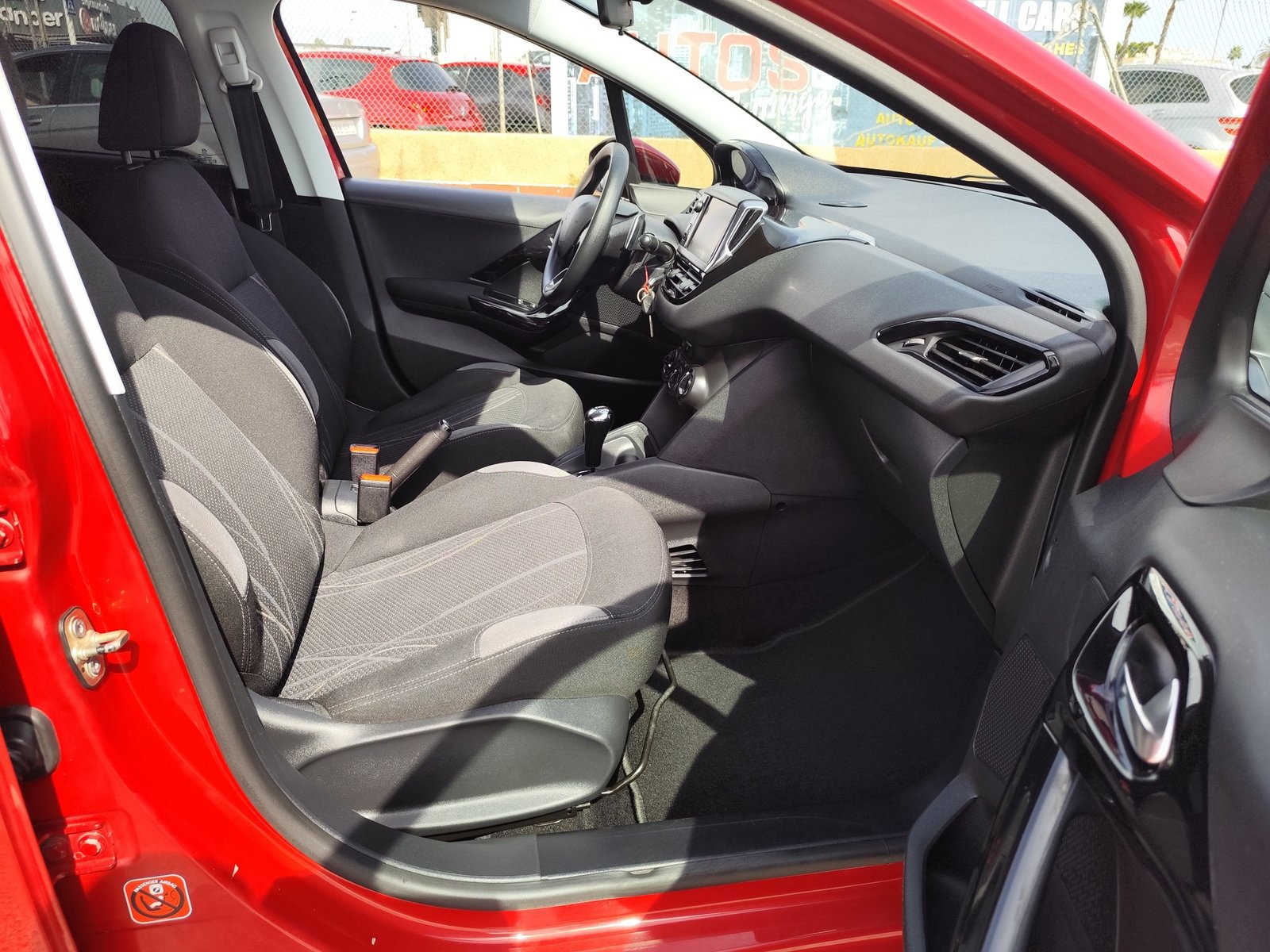 PEUGEOT 208  1.2 GASOLINA 82 CV 116.000 KM 2014 AUTOMATICO