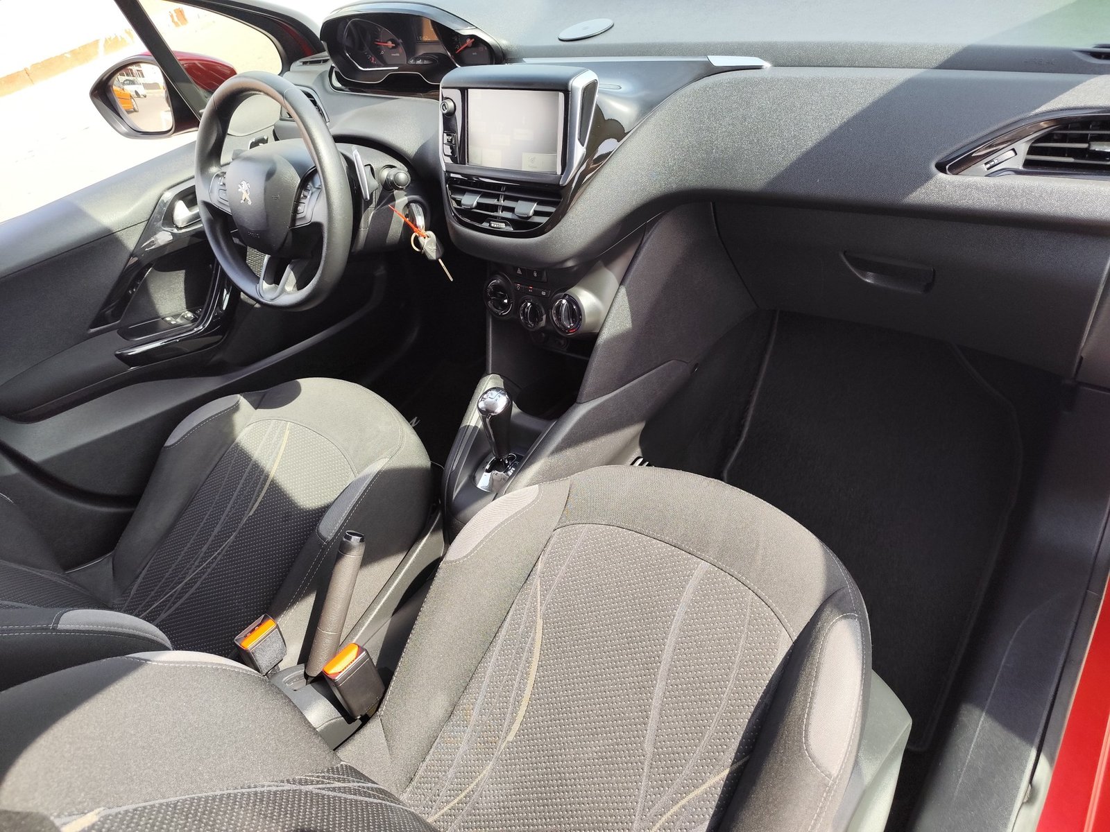 PEUGEOT 208  1.2 GASOLINA 82 CV 116.000 KM 2014 AUTOMATICO