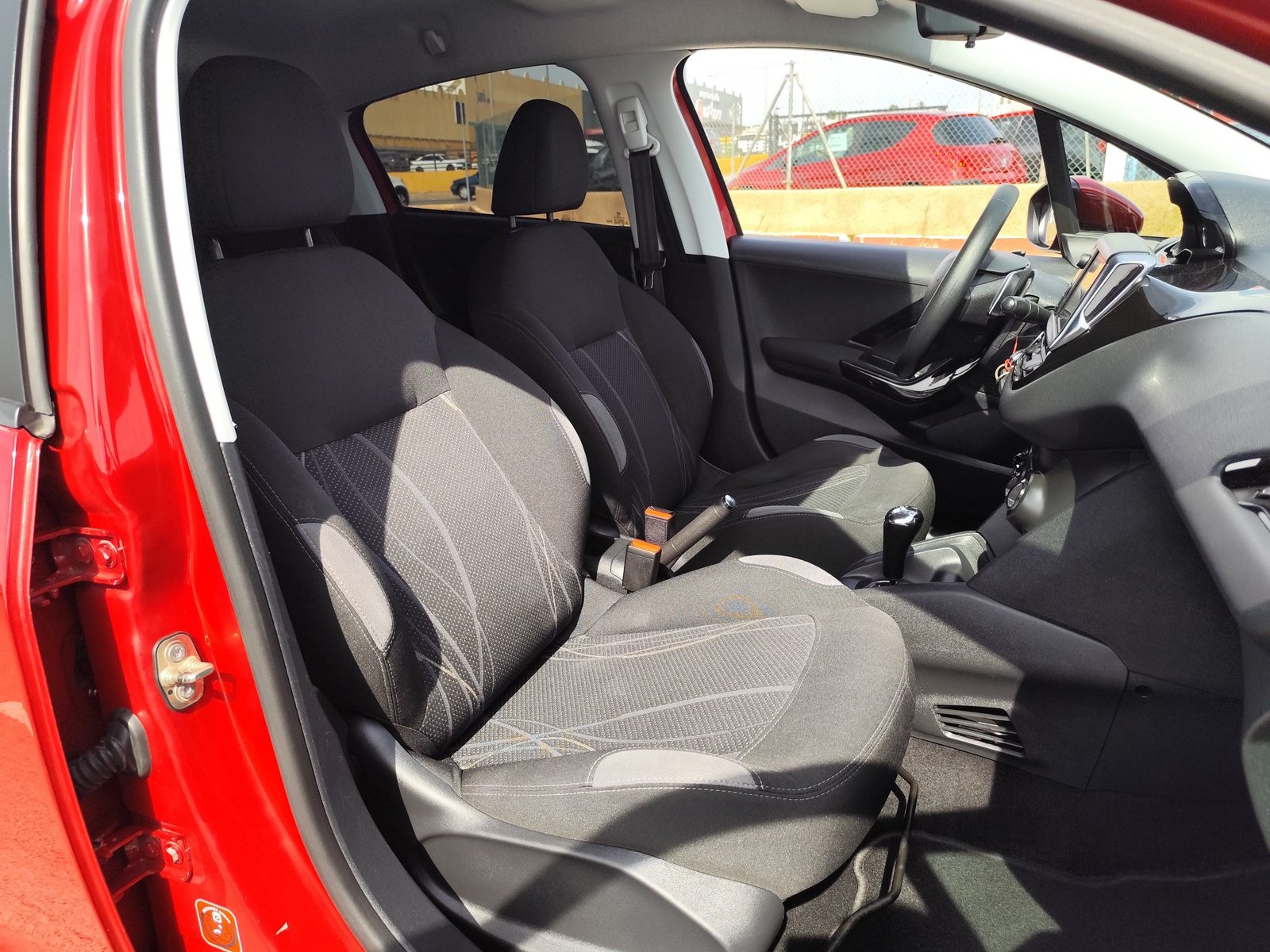 PEUGEOT 208  1.2 GASOLINA 82 CV 116.000 KM 2014 AUTOMATICO
