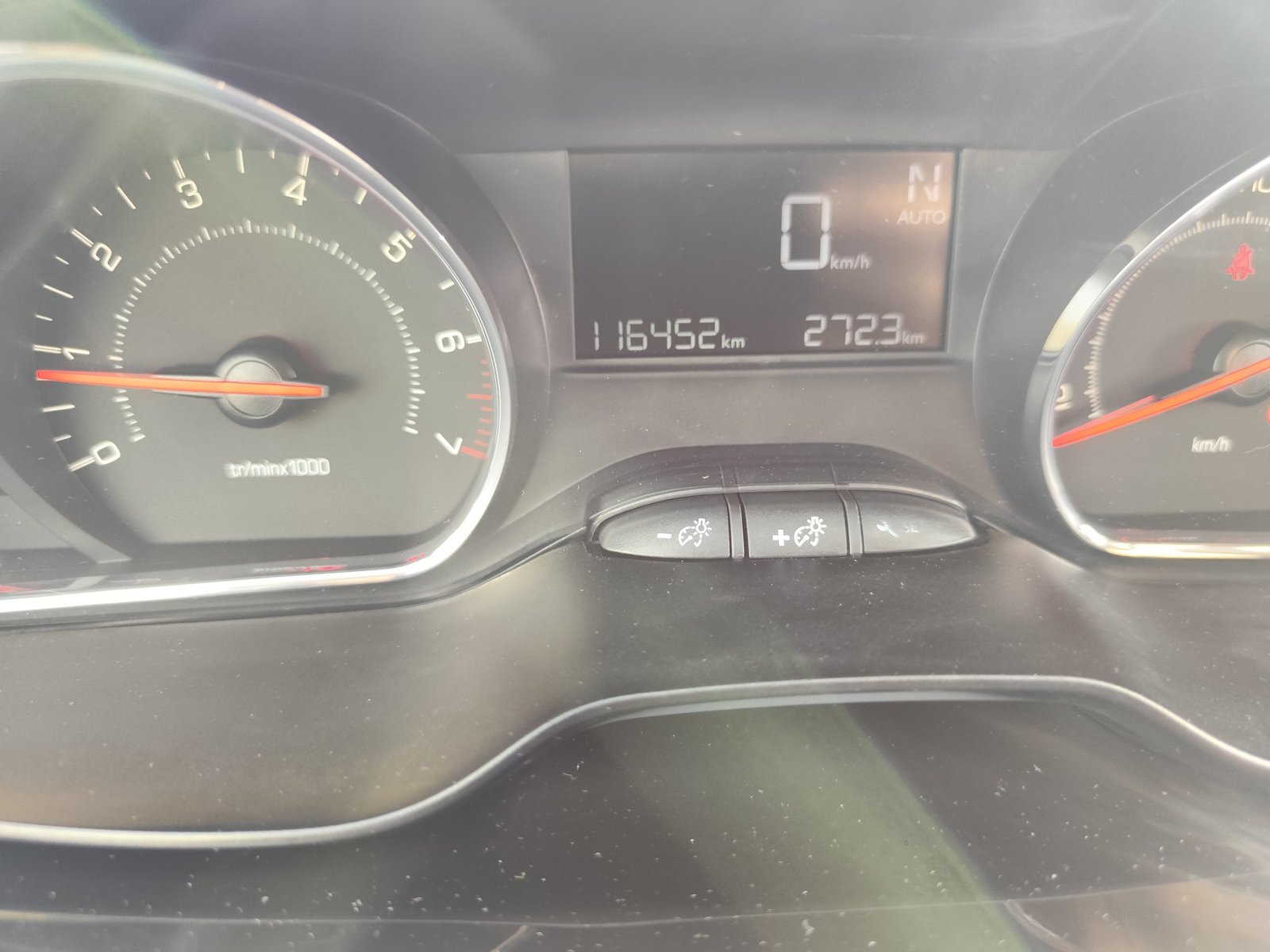 PEUGEOT 208  1.2 GASOLINA 82 CV 116.000 KM 2014 AUTOMATICO