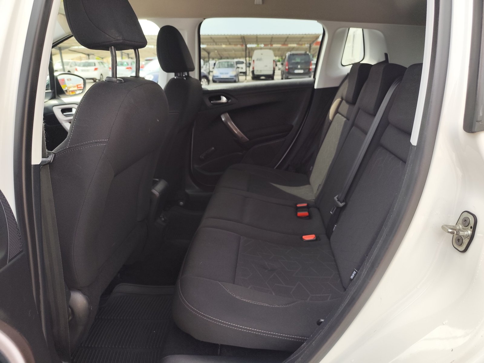 PEUGEOT 2008 1.2 GASOLINA 110 CV 126.000 KM 2016 MANUAL