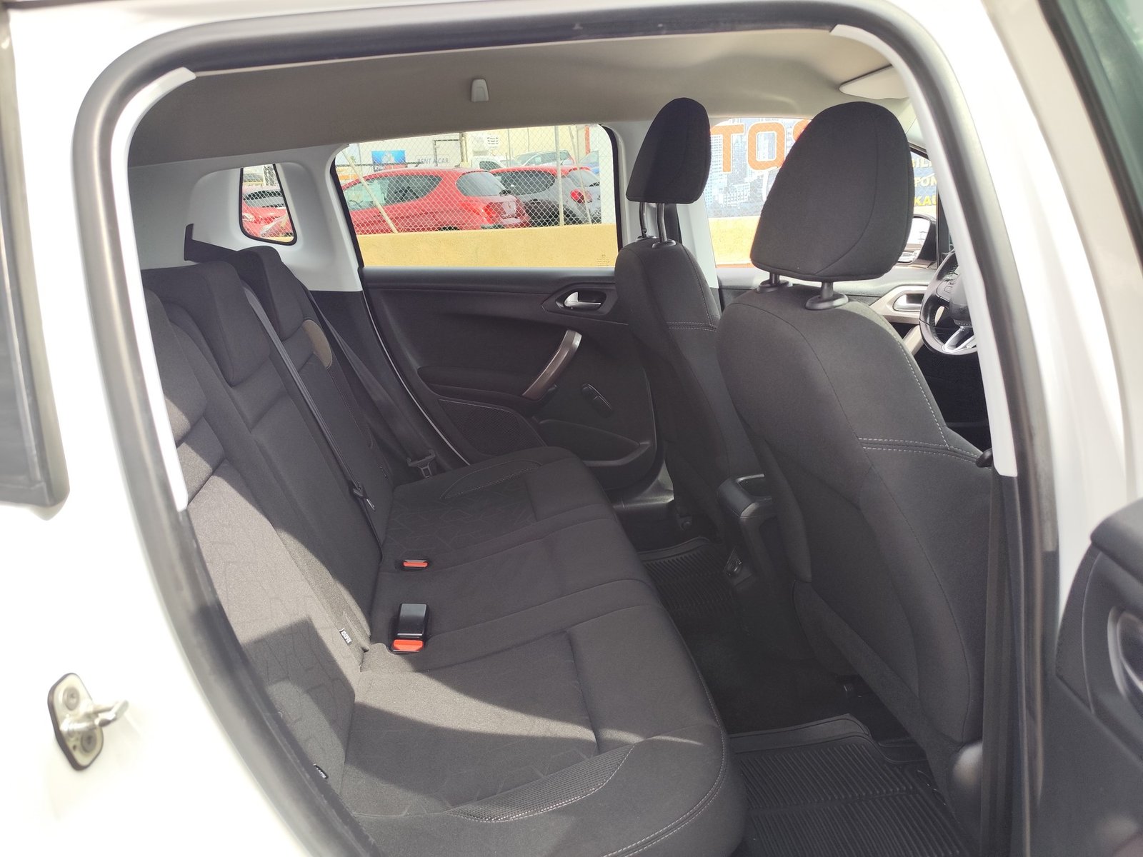 PEUGEOT 2008 1.2 GASOLINA 110 CV 126.000 KM 2016 MANUAL