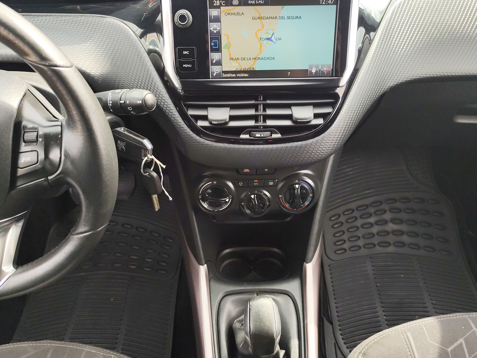 PEUGEOT 2008 1.2 GASOLINA 110 CV 126.000 KM 2016 MANUAL