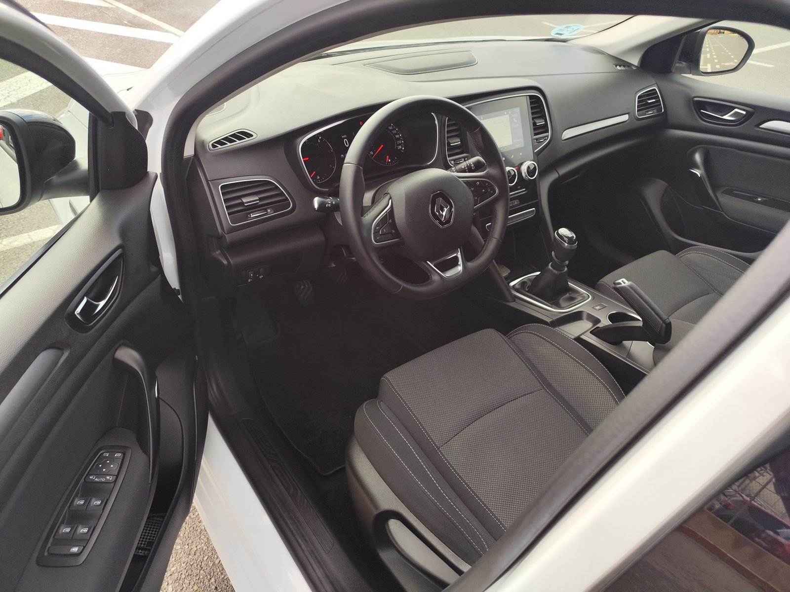RENAULT MEGANE 1.5 DIESEL 115 CV SOLO 64.000 KM 2022 MANUAL