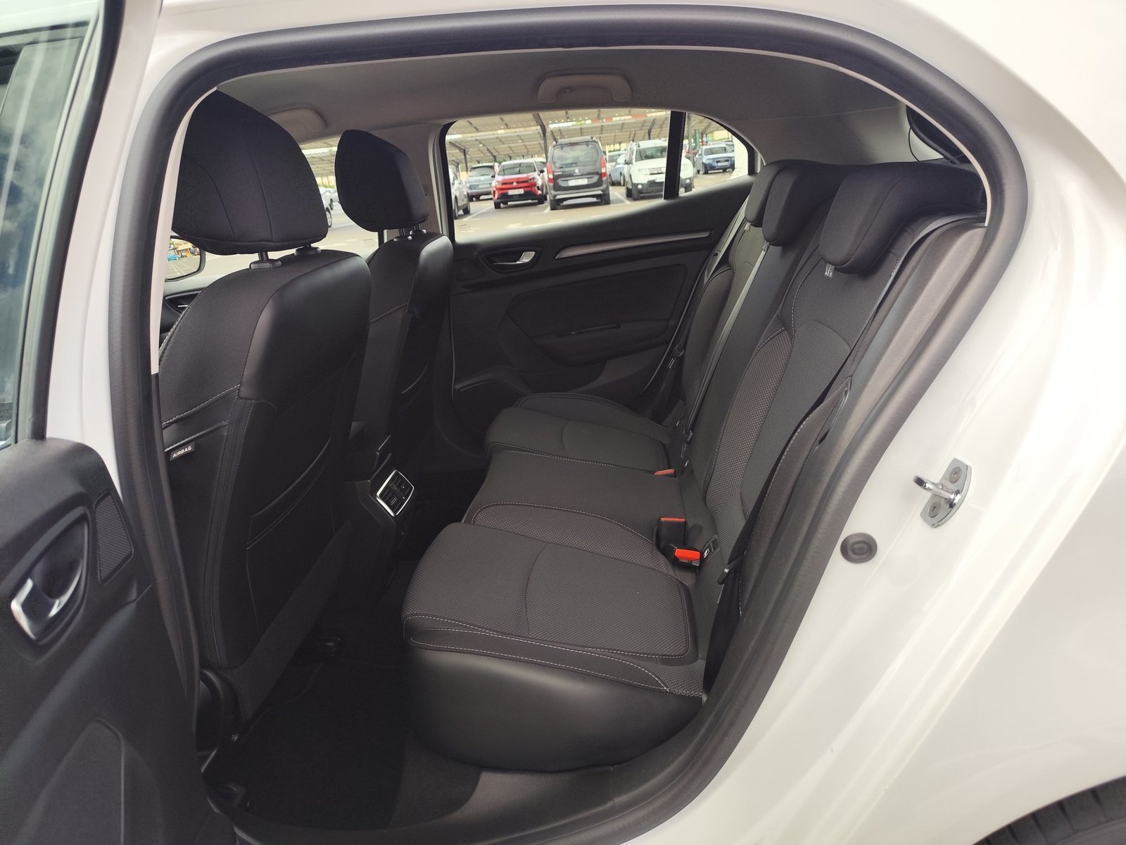RENAULT MEGANE 1.5 DIESEL 115 CV SOLO 64.000 KM 2022 MANUAL