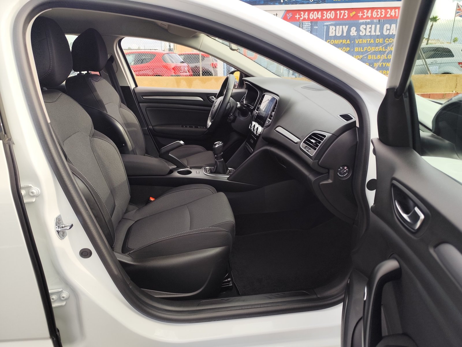 RENAULT MEGANE 1.5 DIESEL 115 CV SOLO 64.000 KM 2022 MANUAL