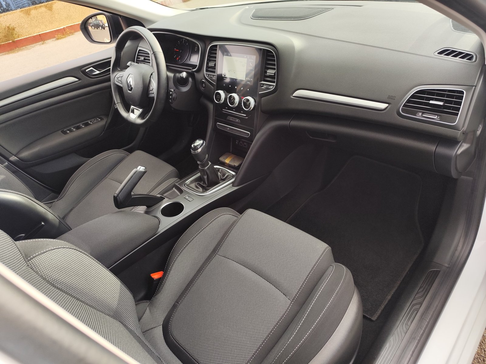 RENAULT MEGANE 1.5 DIESEL 115 CV SOLO 64.000 KM 2022 MANUAL