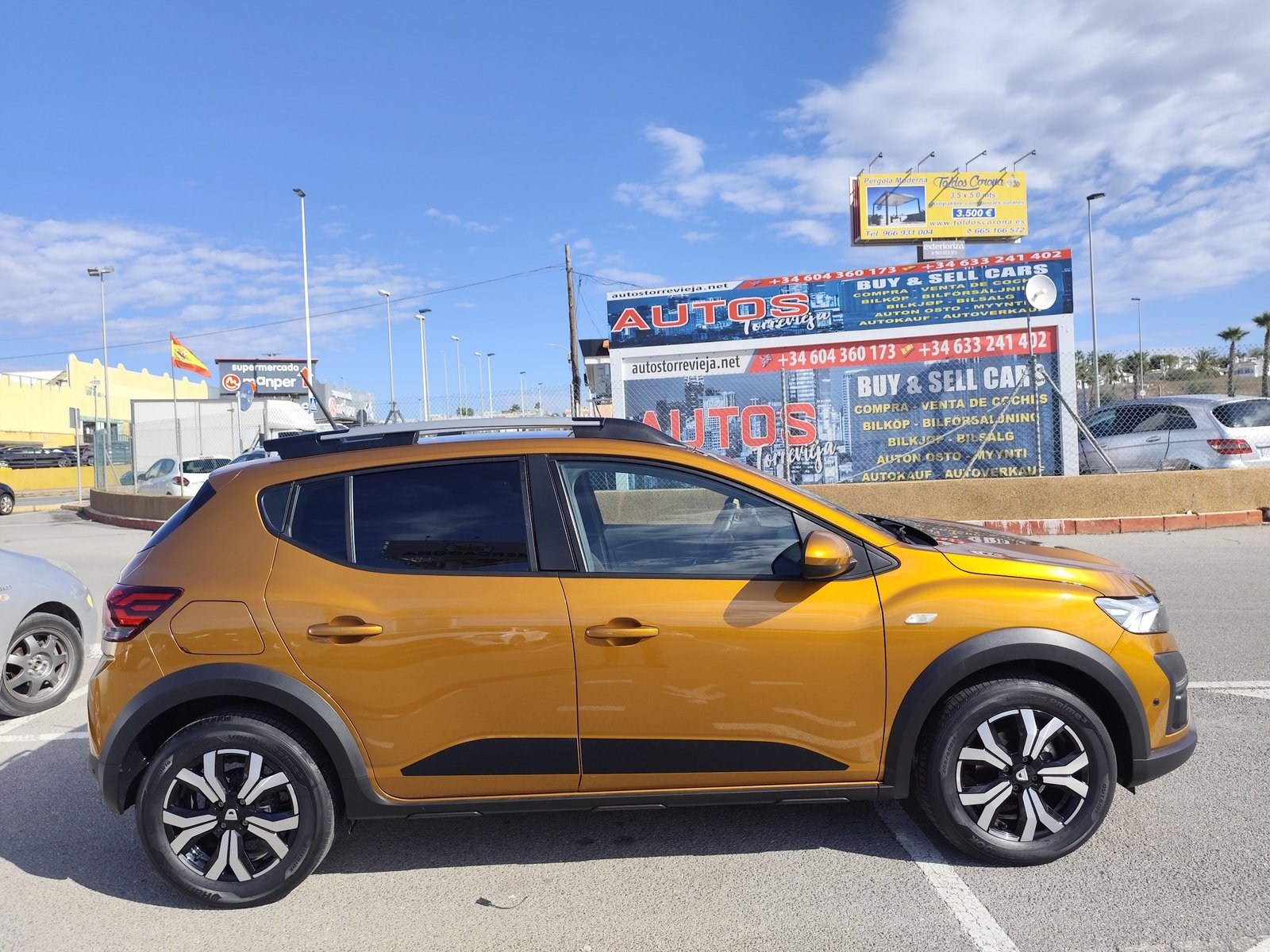 DACIA SANDERO 1.0 GASOLINA 90 CV —SOLO 11.000 KM— 2022 AUTOMATICO