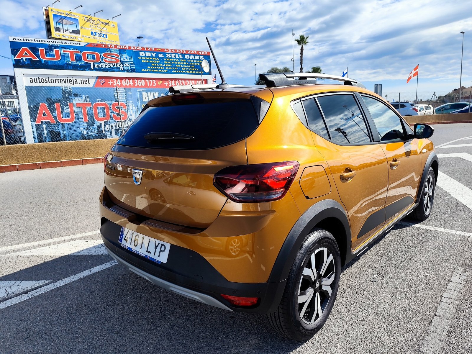 DACIA SANDERO 1.0 GASOLINA 90 CV —SOLO 11.000 KM— 2022 AUTOMATICO