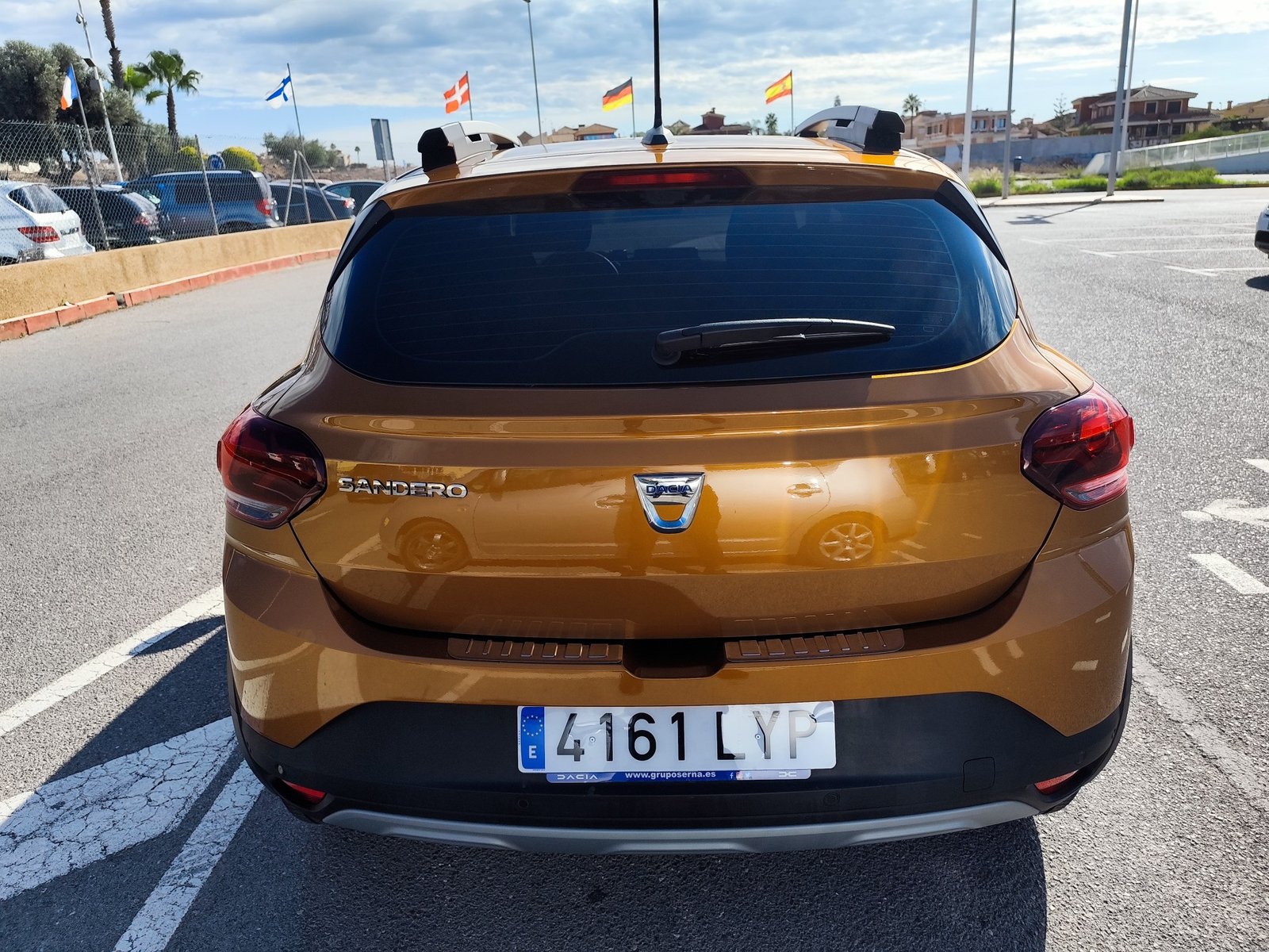 DACIA SANDERO 1.0 GASOLINA 90 CV —SOLO 11.000 KM— 2022 AUTOMATICO