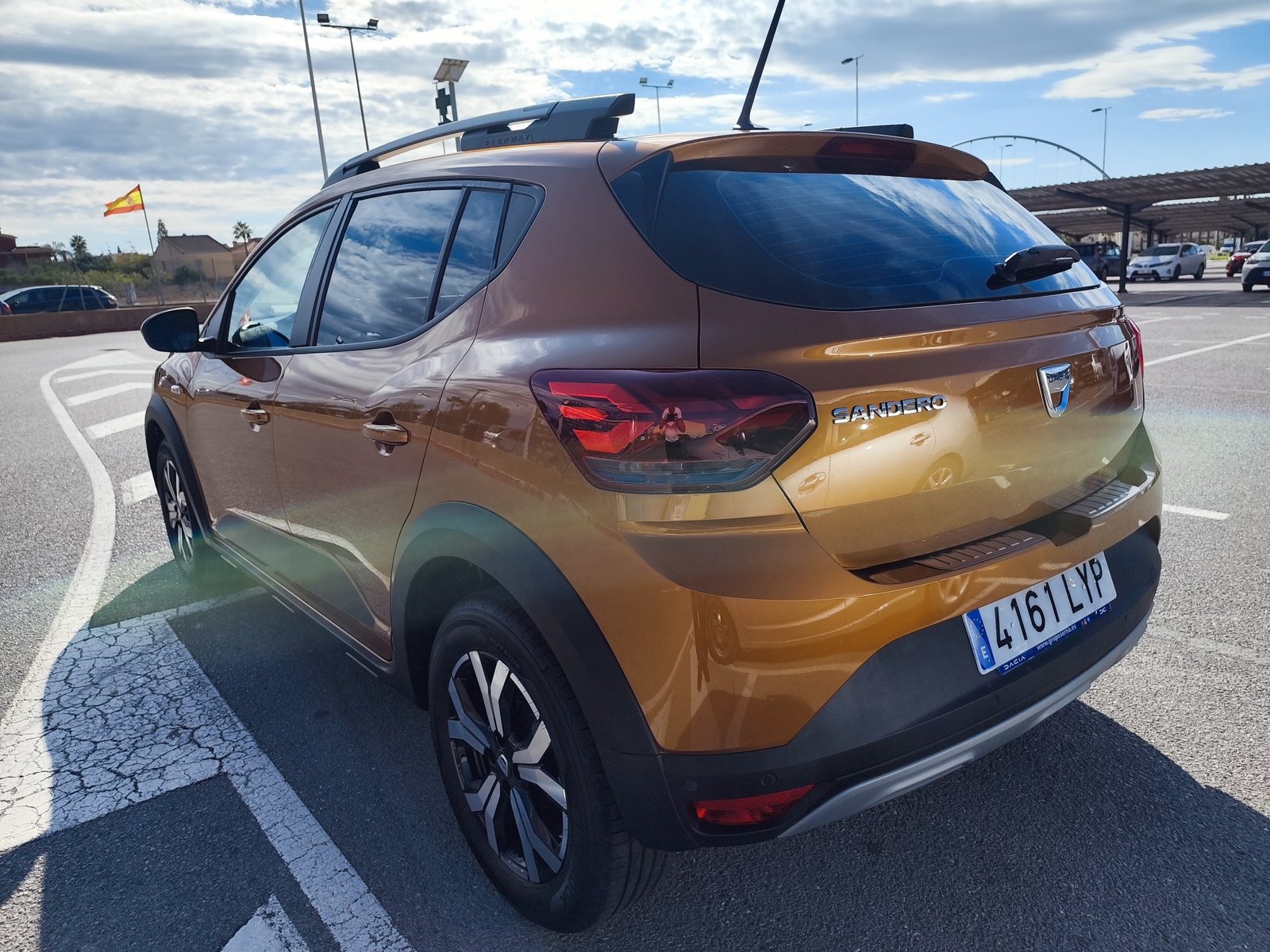 DACIA SANDERO 1.0 GASOLINA 90 CV —SOLO 11.000 KM— 2022 AUTOMATICO