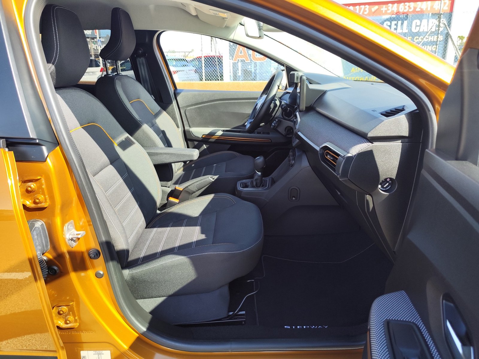 DACIA SANDERO 1.0 GASOLINA 90 CV —SOLO 11.000 KM— 2022 AUTOMATICO