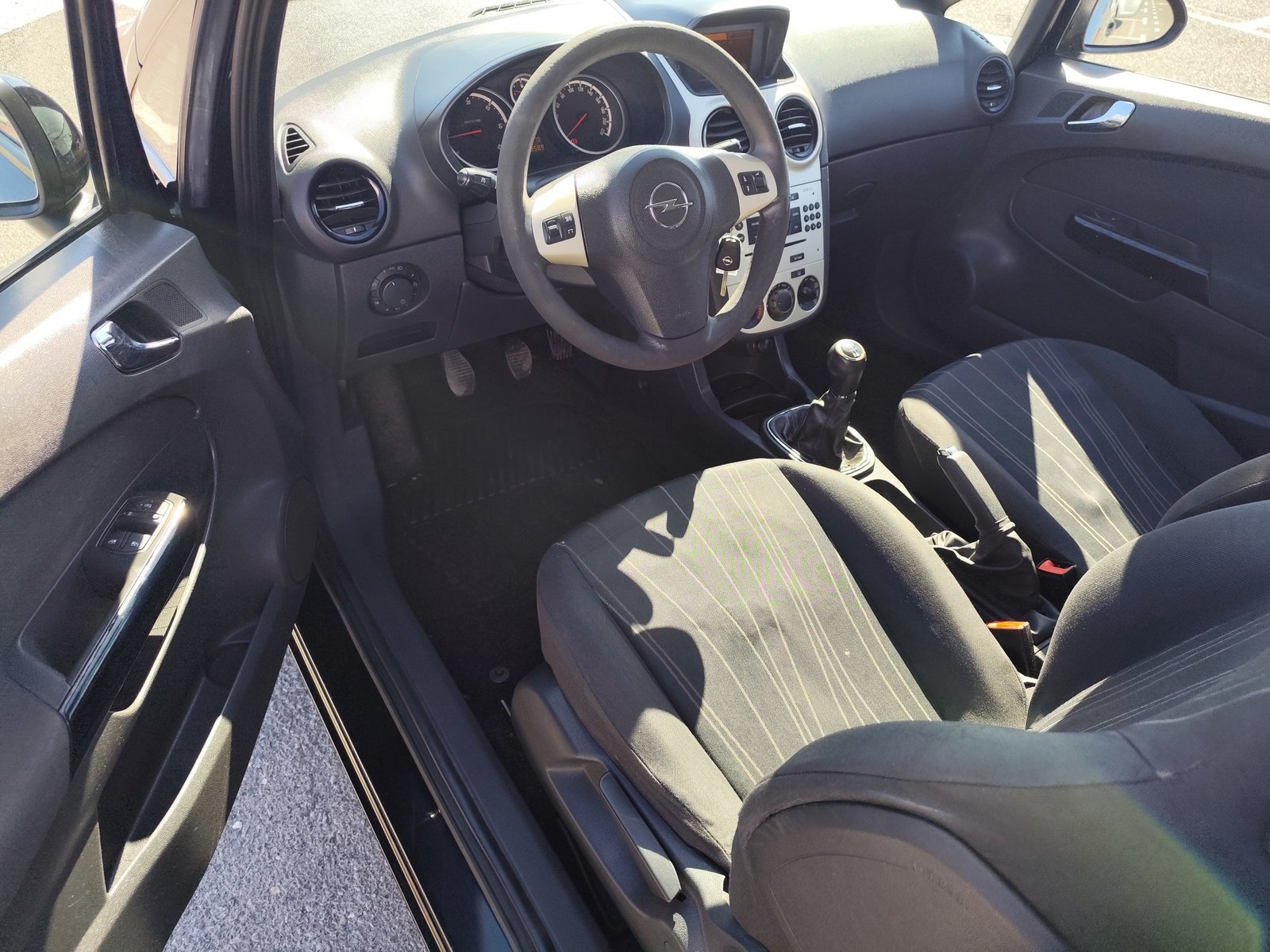 OPEL CORSA 1.3 DIESEL 75 CV 333.000 KM 2008 MANUAL — SIN GARANTIA—