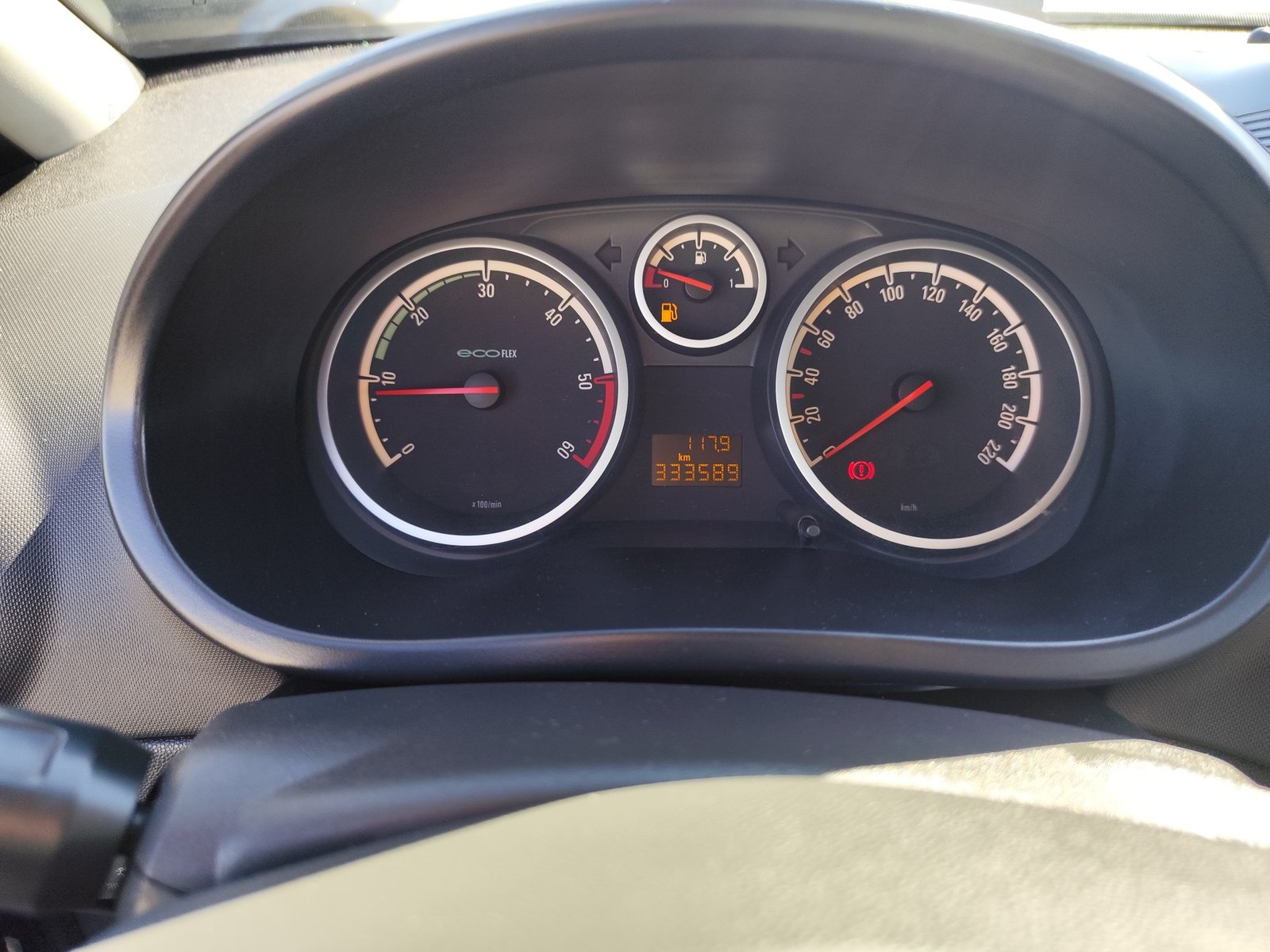 OPEL CORSA 1.3 DIESEL 75 CV 333.000 KM 2008 MANUAL — SIN GARANTIA—