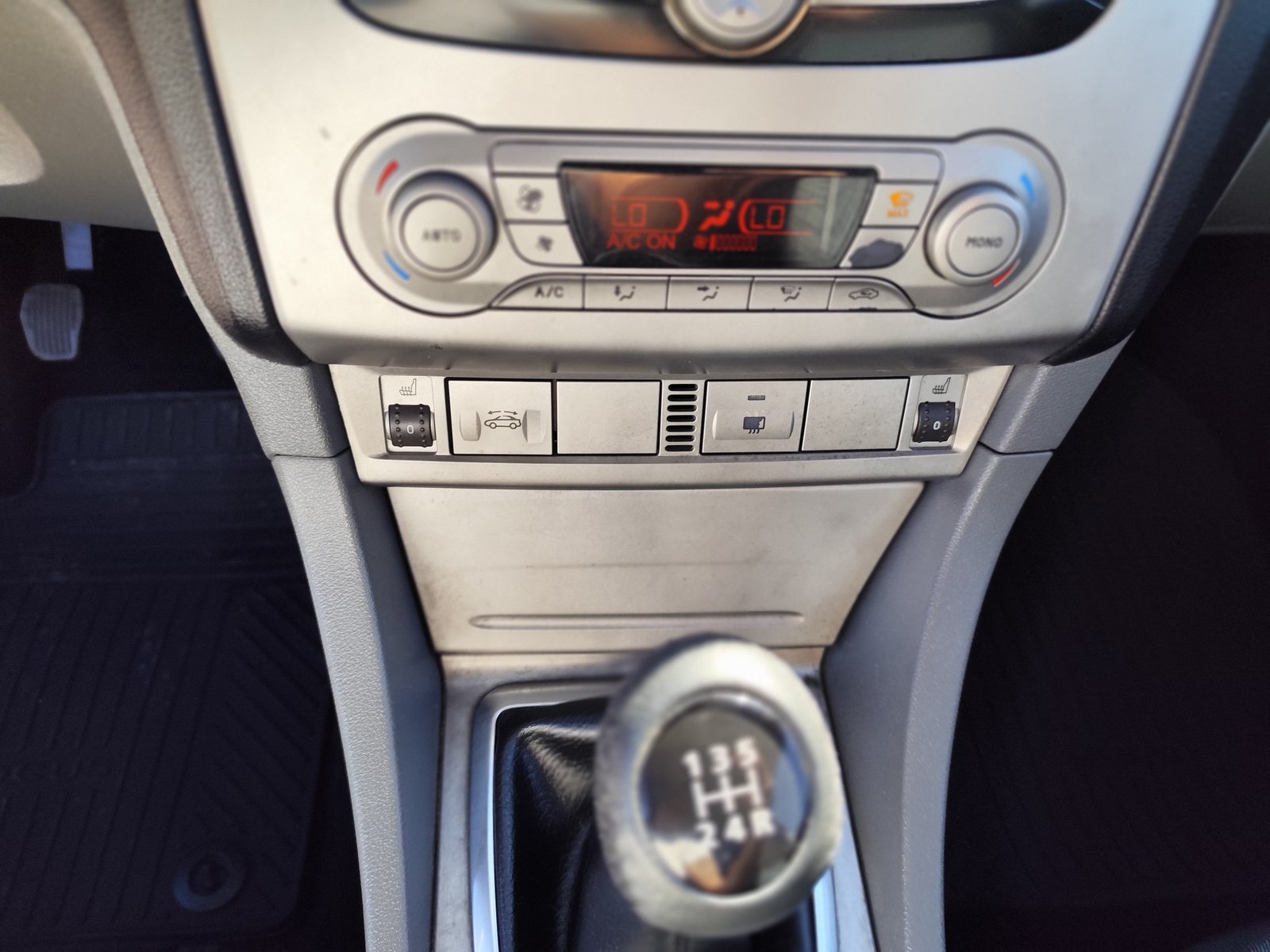 FORD FOCUS 1.6 GASOLINA 100 CV 150.000 KM 2008 MANUAL