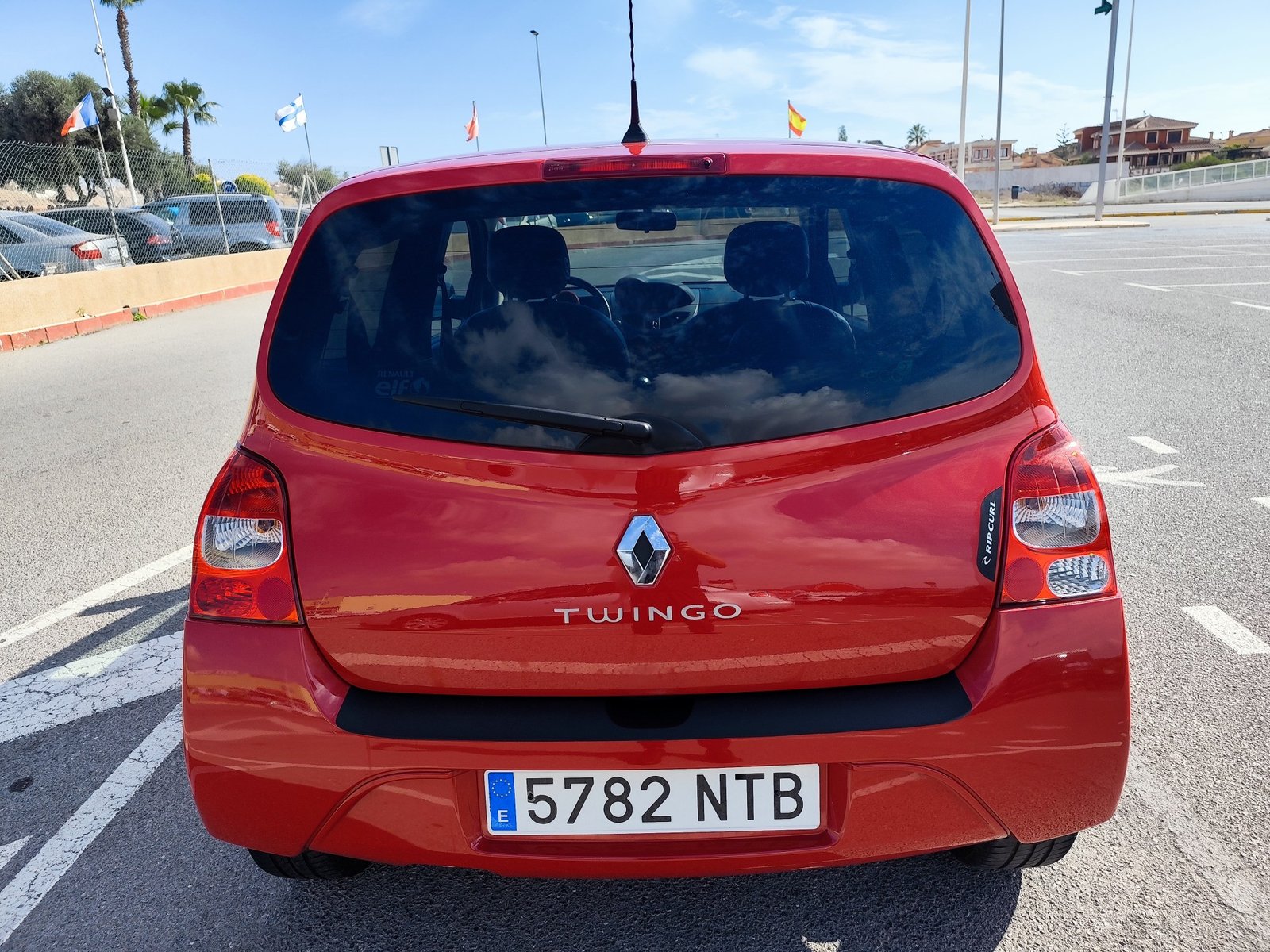 RENAULT TWINGO RIP CURL 1.2 GASOLINA 75 CV 2011 144.000 KM MANUAL