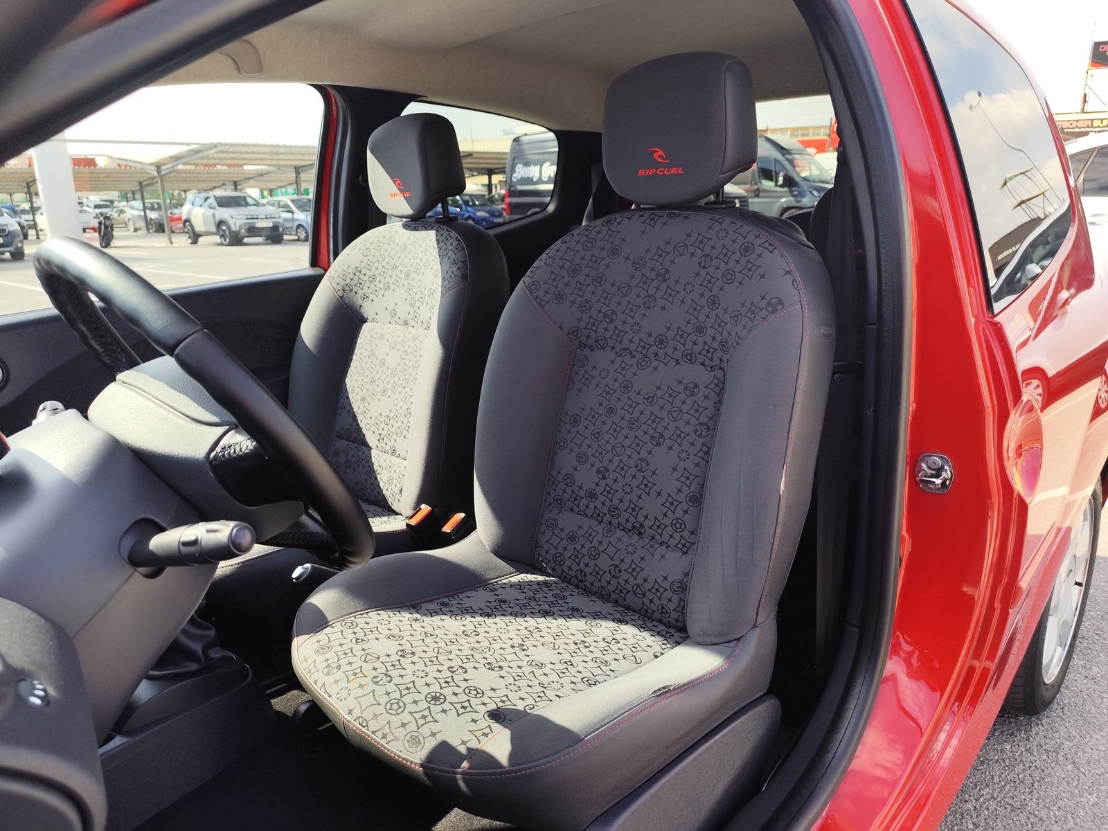 RENAULT TWINGO RIP CURL 1.2 GASOLINA 75 CV 2011 144.000 KM MANUAL